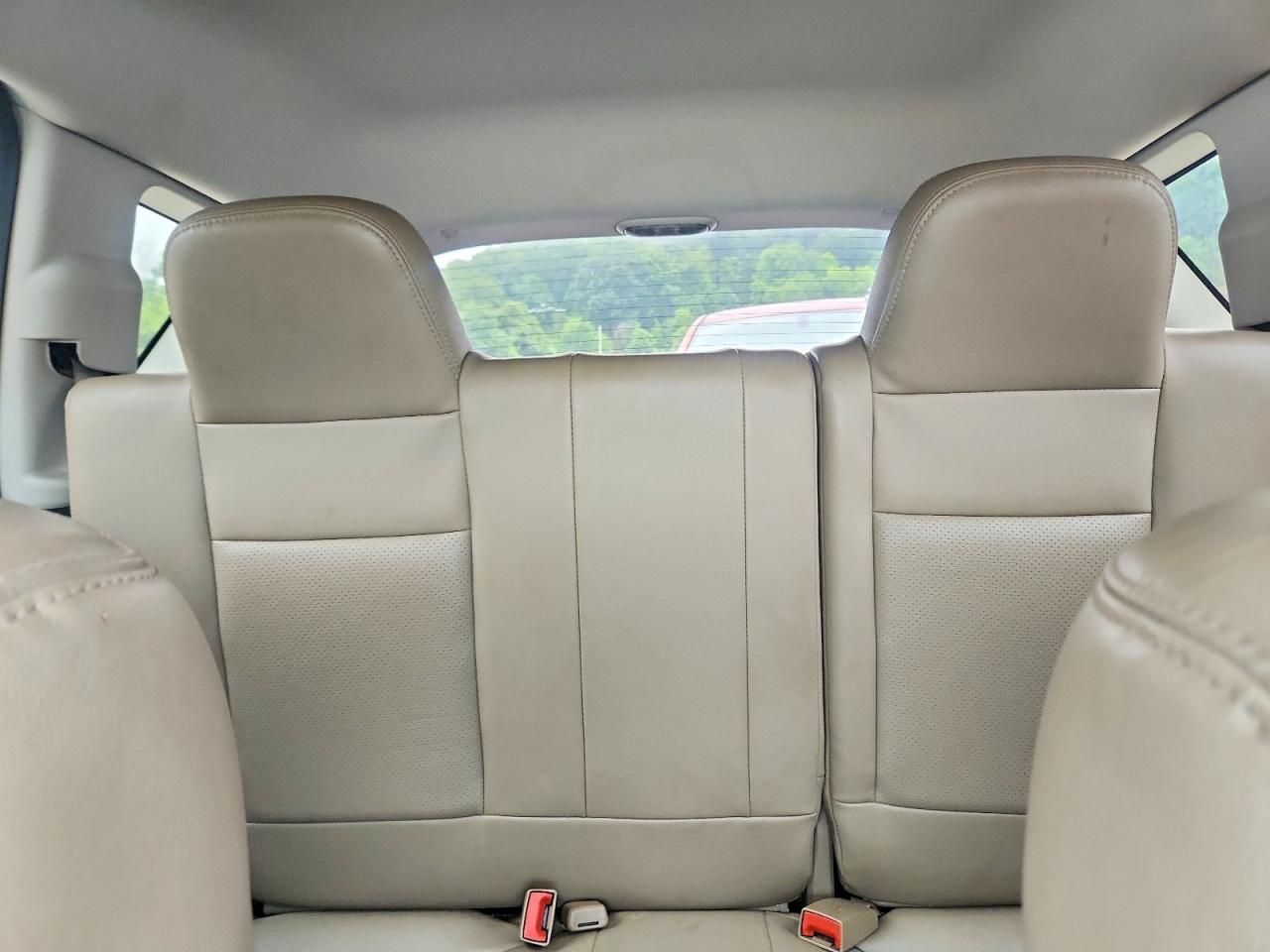 2015 Jeep Compass Latitude White vin: 1C4NJDEBXFD259391