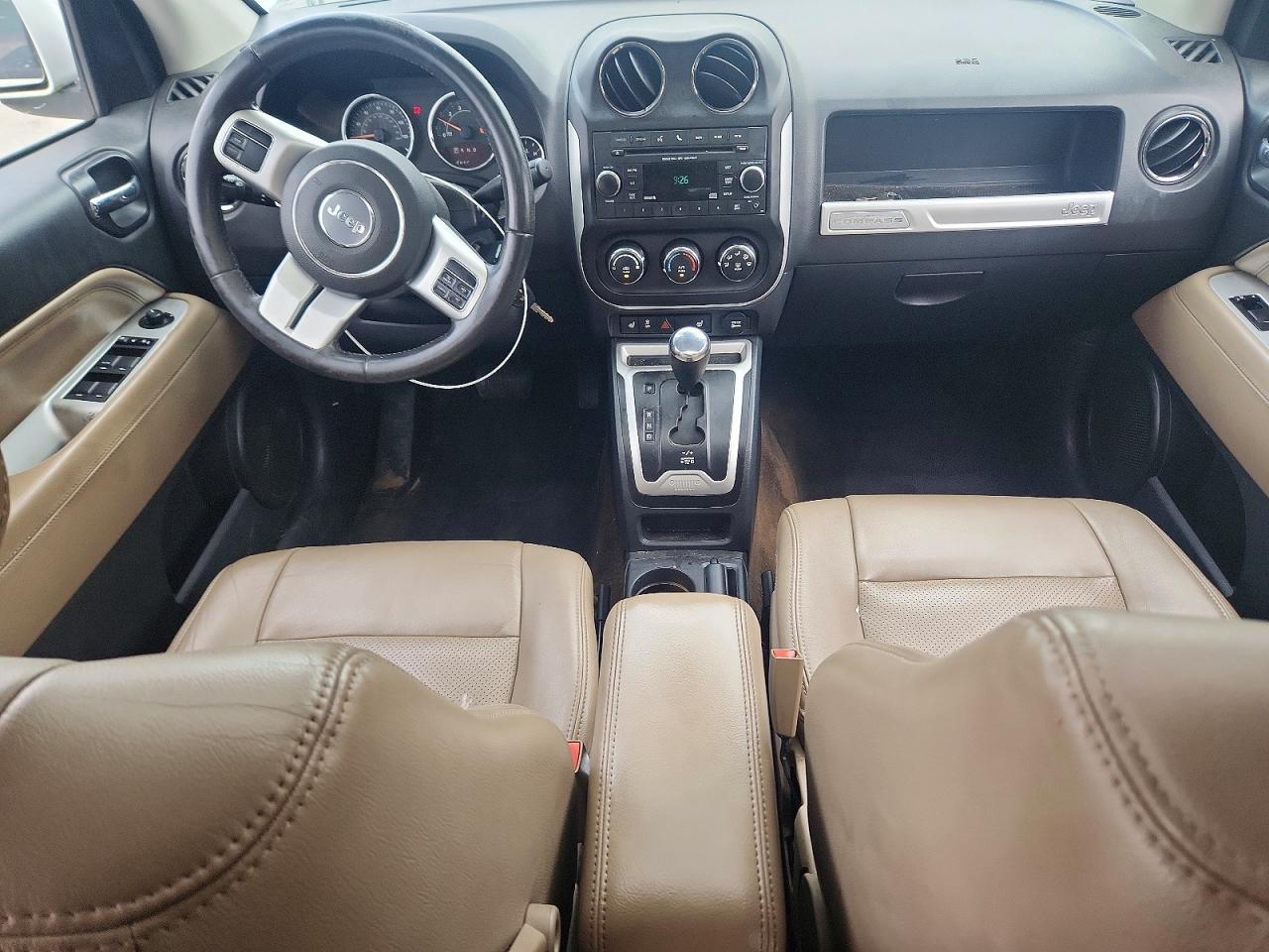 2015 Jeep Compass Latitude White vin: 1C4NJDEBXFD259391