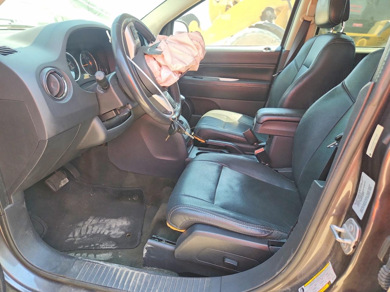 2015 Jeep Compass Latitude Серый vin: 1C4NJDEBXFD371043