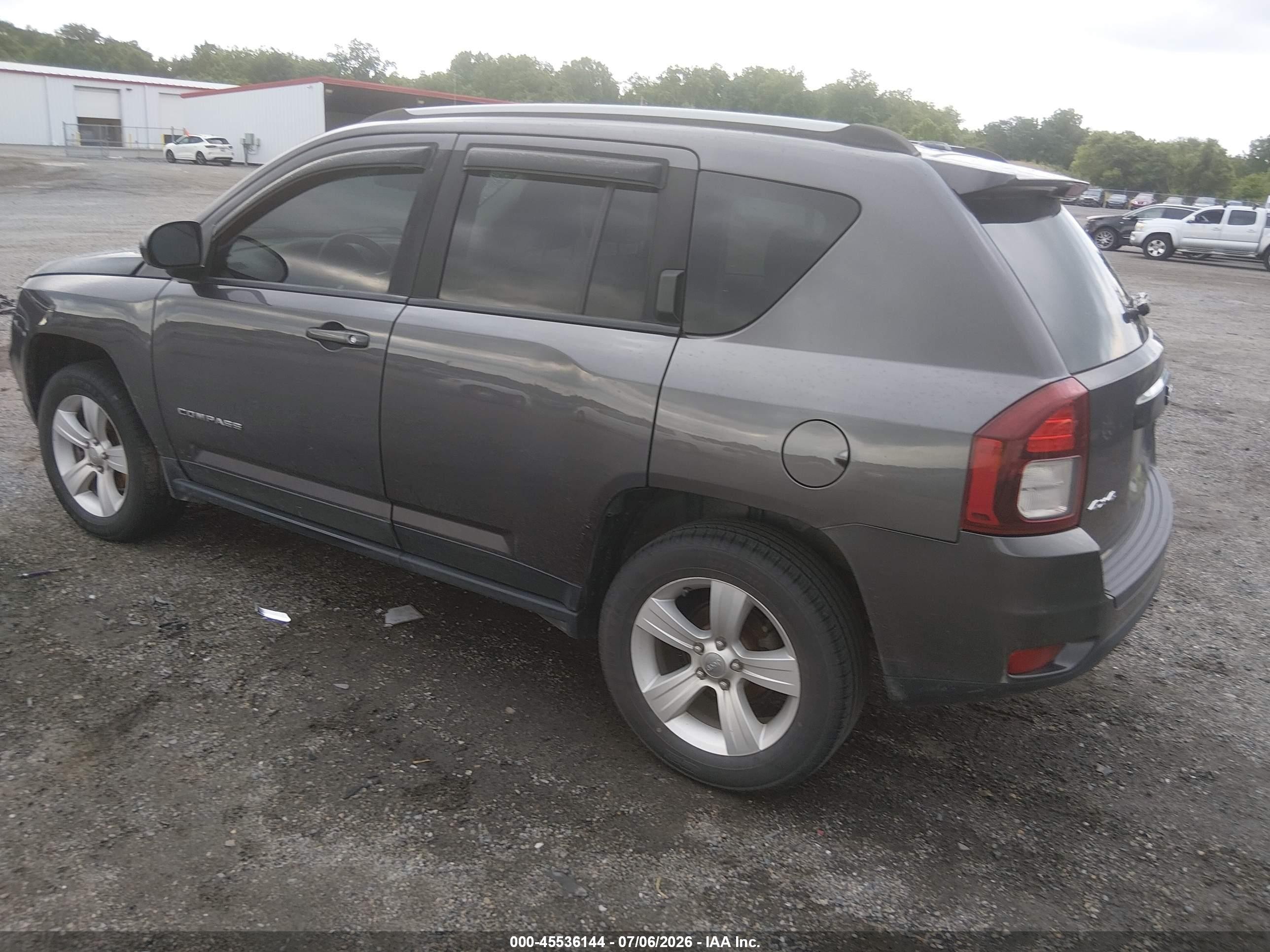2015 Jeep Compass Latitude Gray vin: 1C4NJDEBXFD409452
