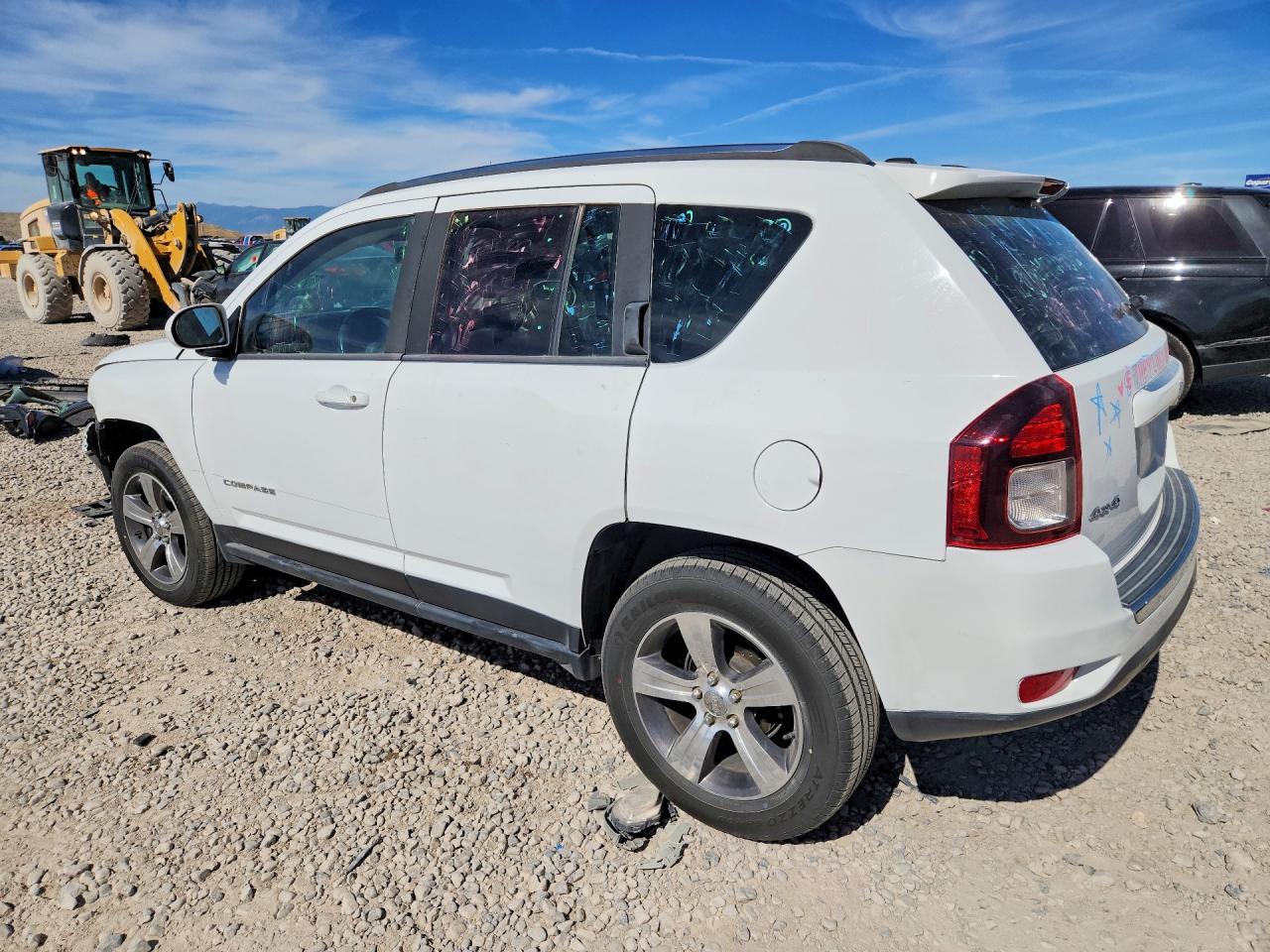 2016 Jeep Compass Latitude Белый vin: 1C4NJDEBXGD814180
