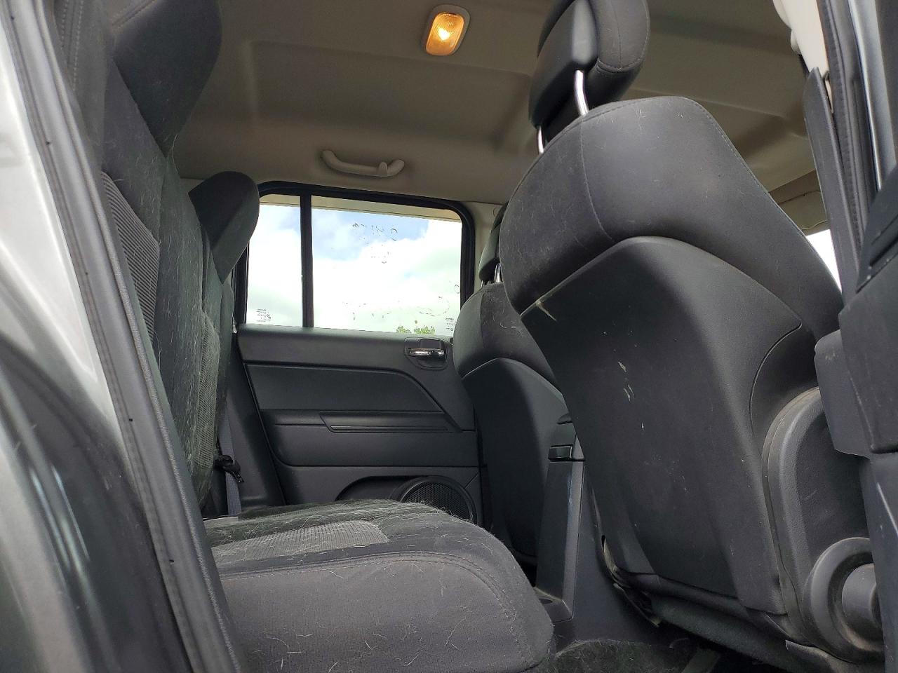 2012 Jeep Patriot Gray vin: 1C4NJPAB6CD647379