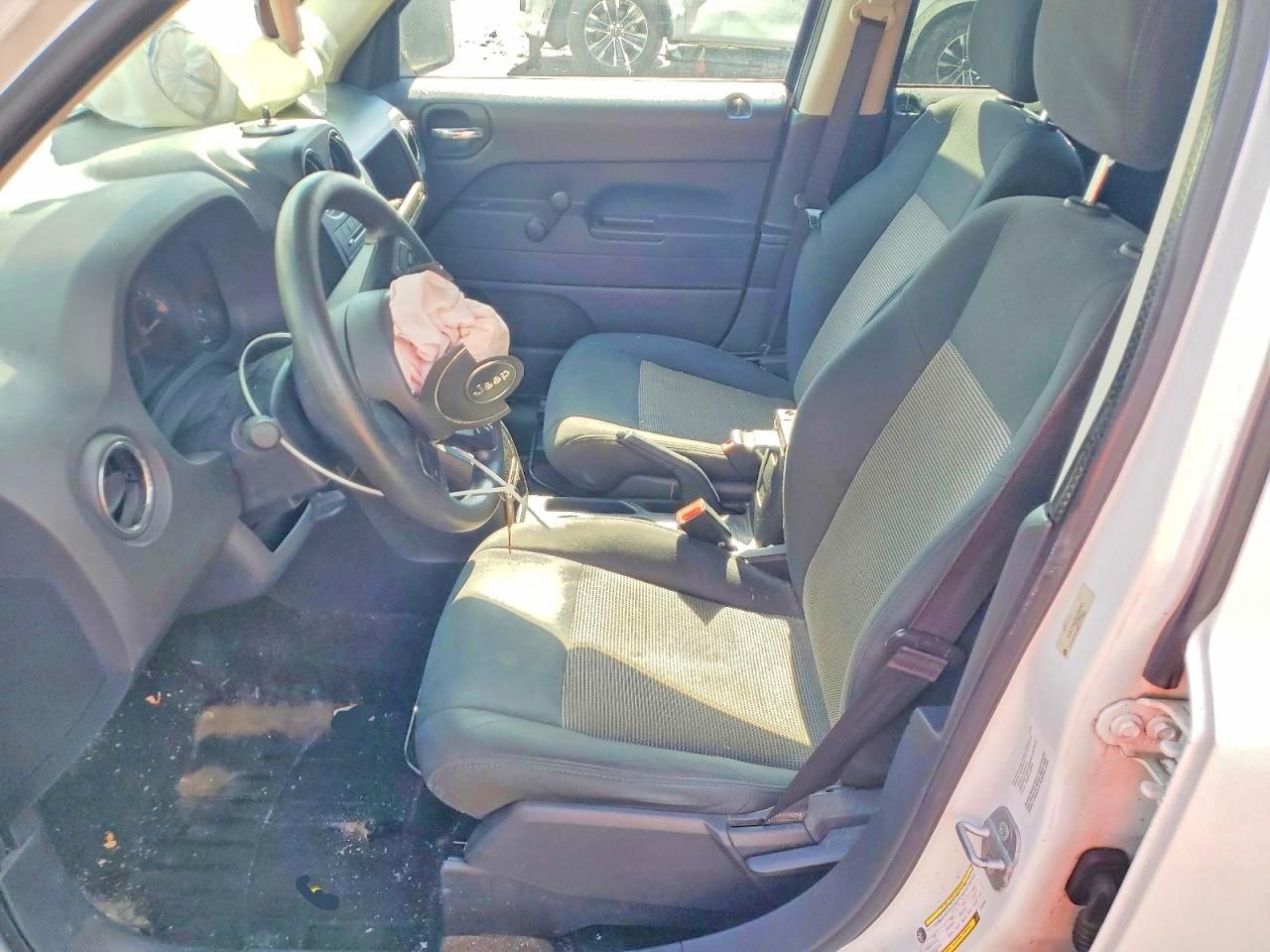 2014 Jeep Patriot Sport White vin: 1C4NJPBA0ED695095