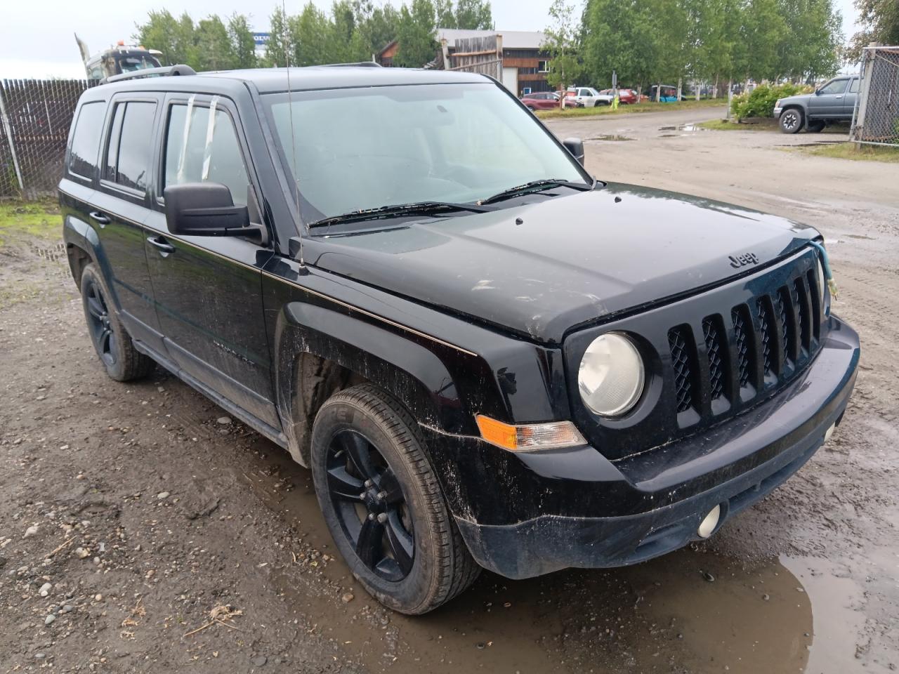 2014 Jeep Patriot Sport Черный vin: 1C4NJPBA0ED715314 Damage: Right Front Fender, Heavy Scratch, 1 To 2 Inches
