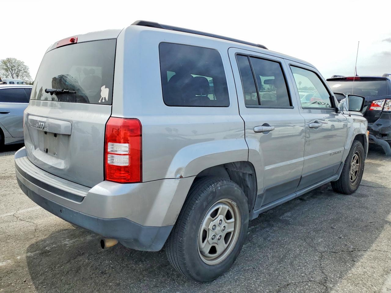 2015 Jeep Patriot Sport Серебряный vin: 1C4NJPBA0FD285740