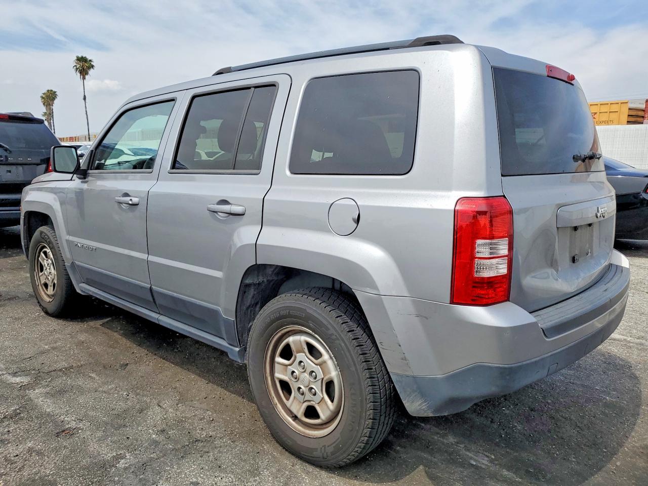 2015 Jeep Patriot Sport Серебряный vin: 1C4NJPBA0FD285740