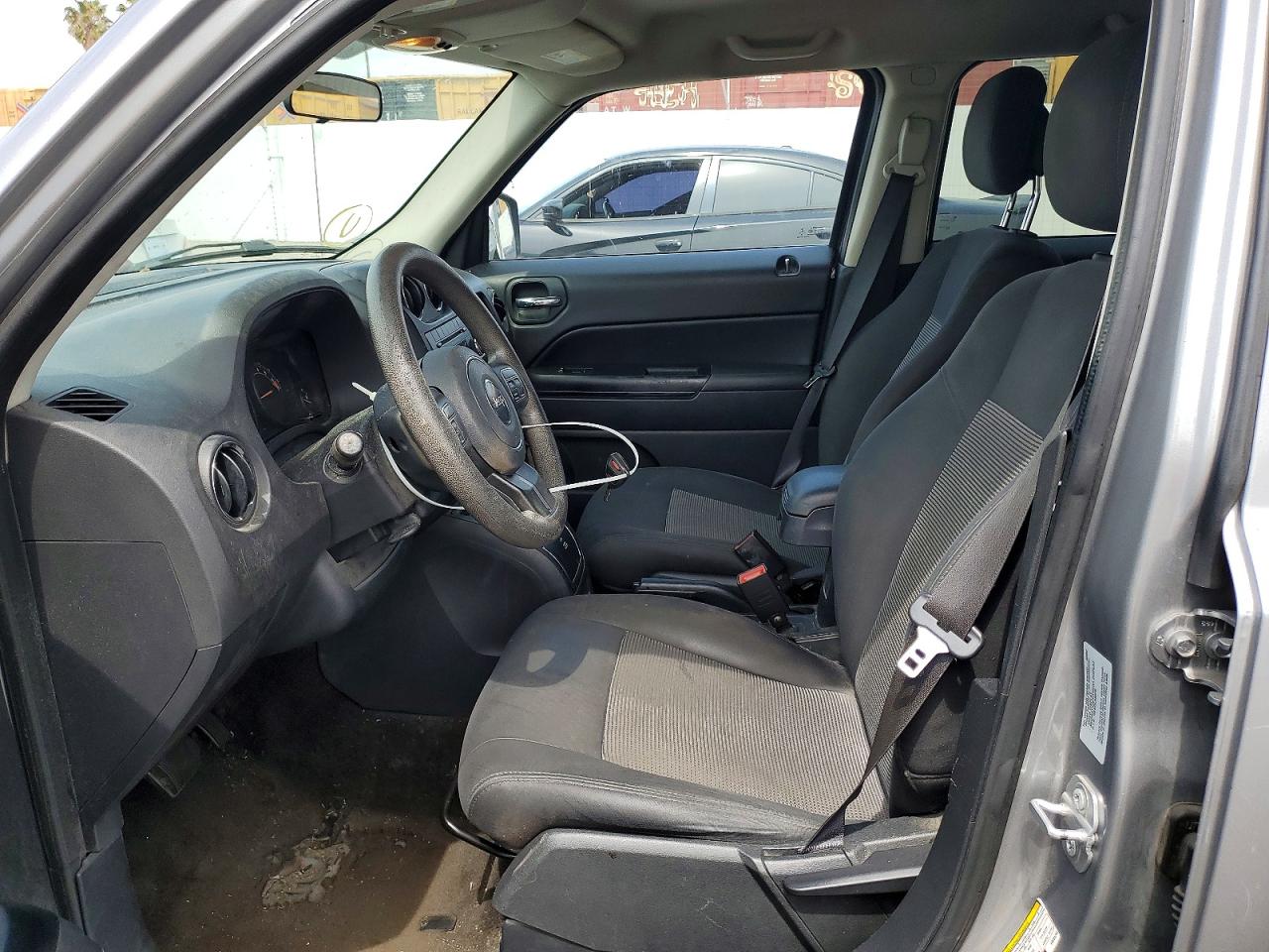2015 Jeep Patriot Sport Серебряный vin: 1C4NJPBA0FD285740