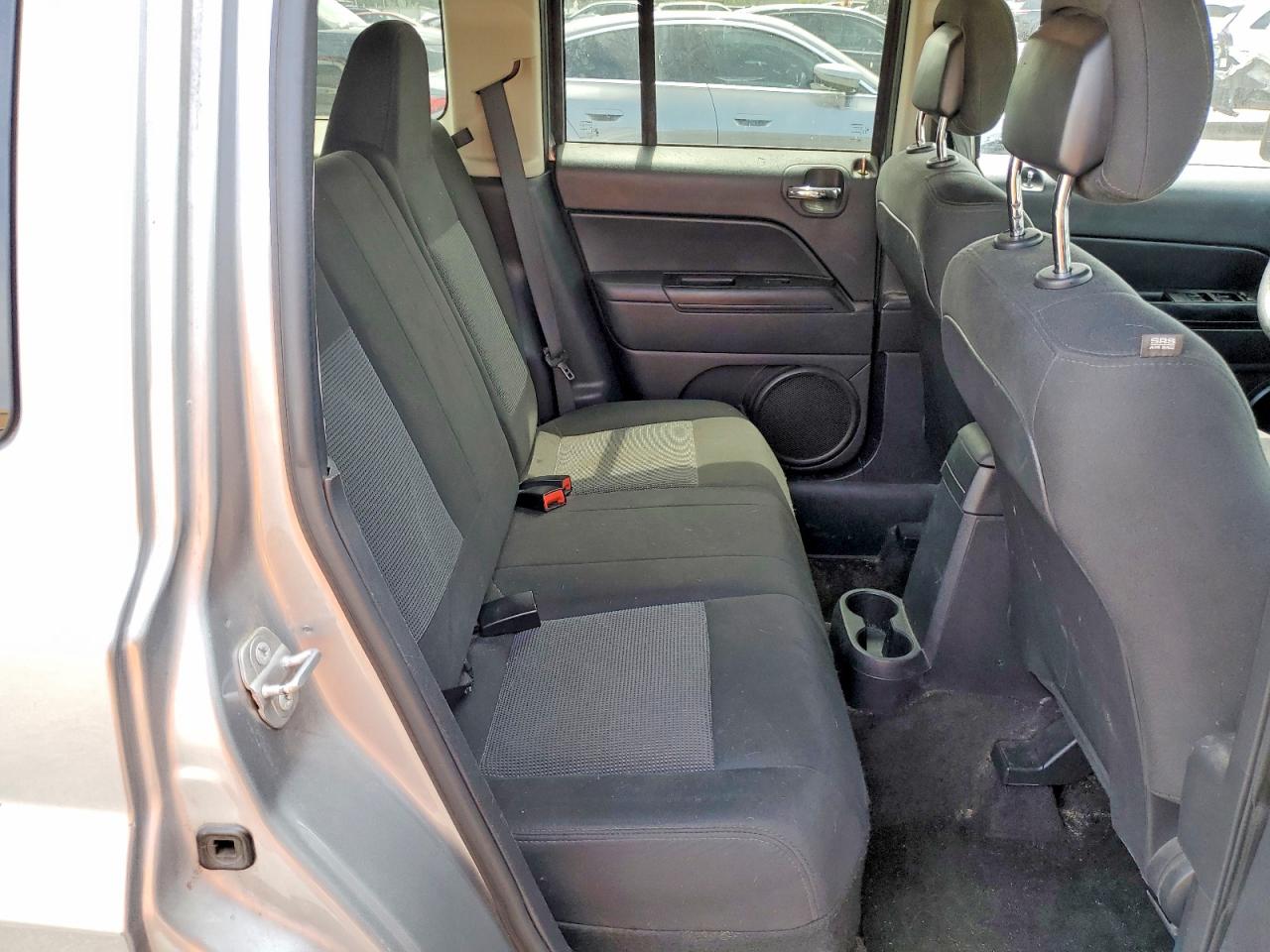 2015 Jeep Patriot Sport Серебряный vin: 1C4NJPBA0FD285740