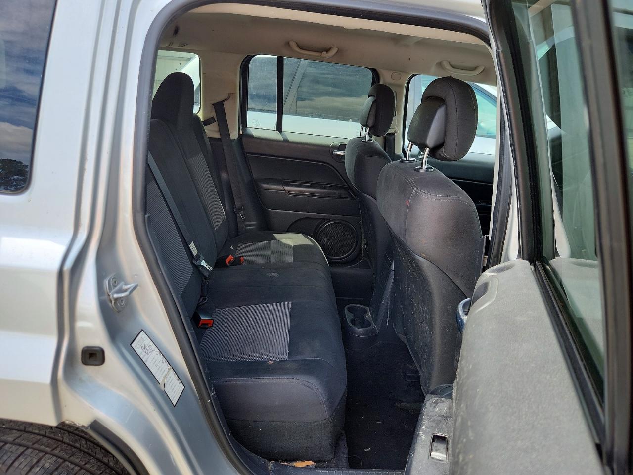 2012 Jeep Patriot Sport Silver vin: 1C4NJPBA1CD636294