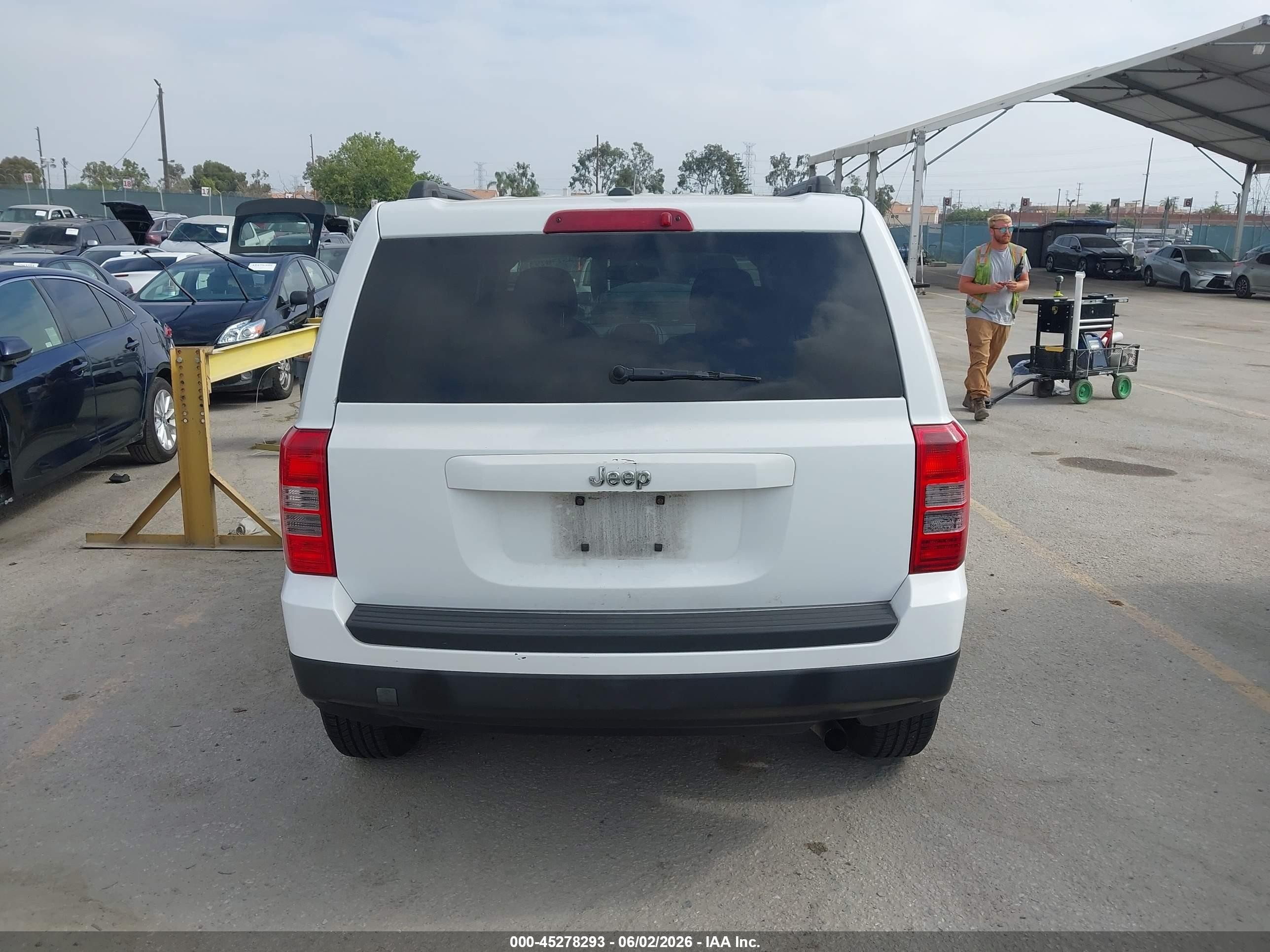 2014 Jeep Patriot Sport White vin: 1C4NJPBA1ED690469