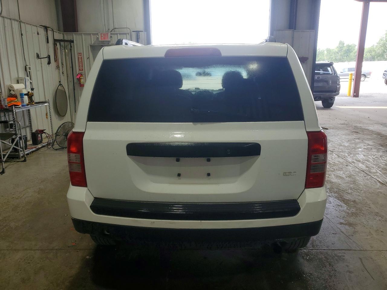 2014 Jeep Patriot Sport White vin: 1C4NJPBA1ED691525