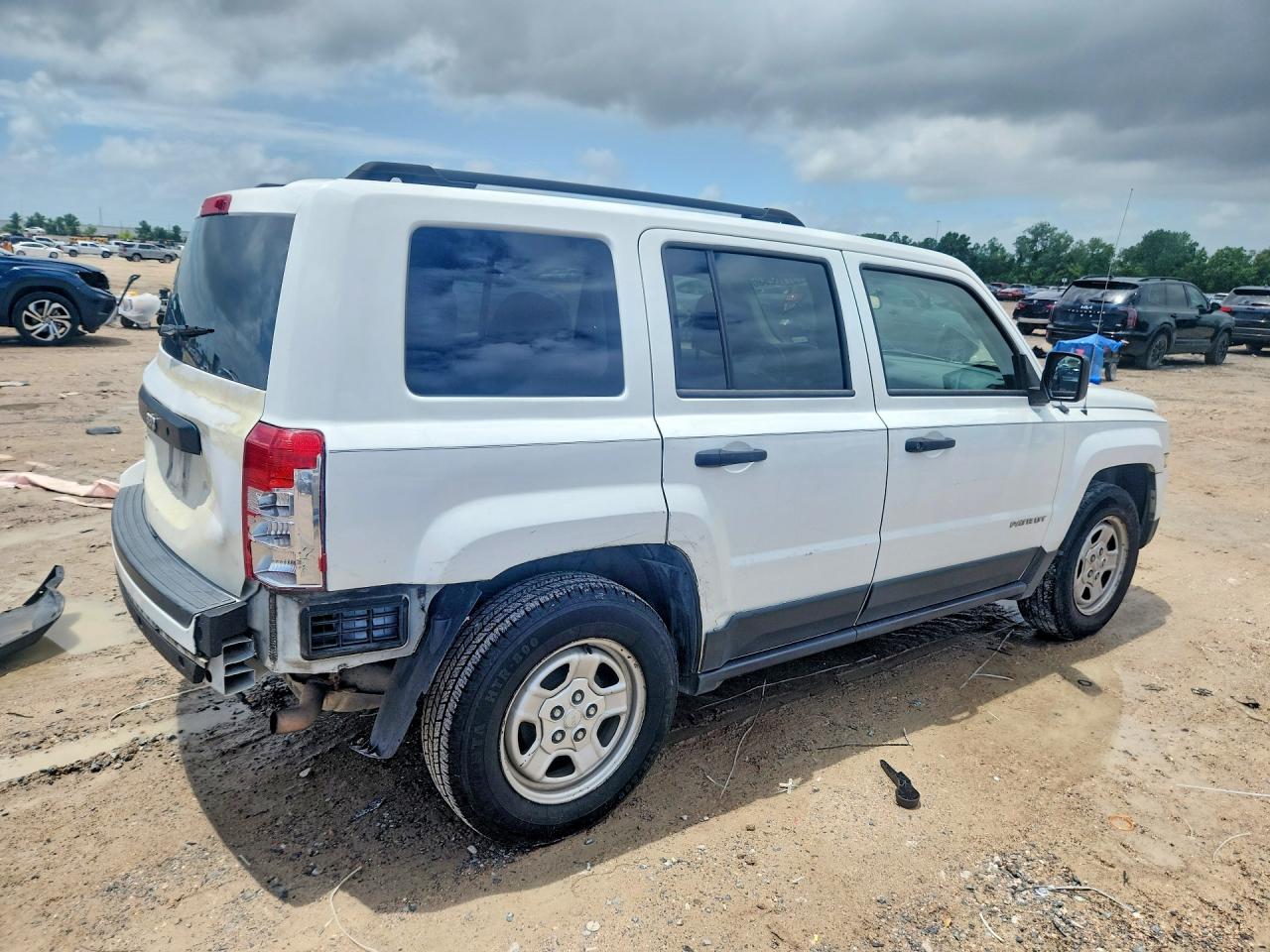 2014 Jeep Patriot Sport White vin: 1C4NJPBA1ED927462