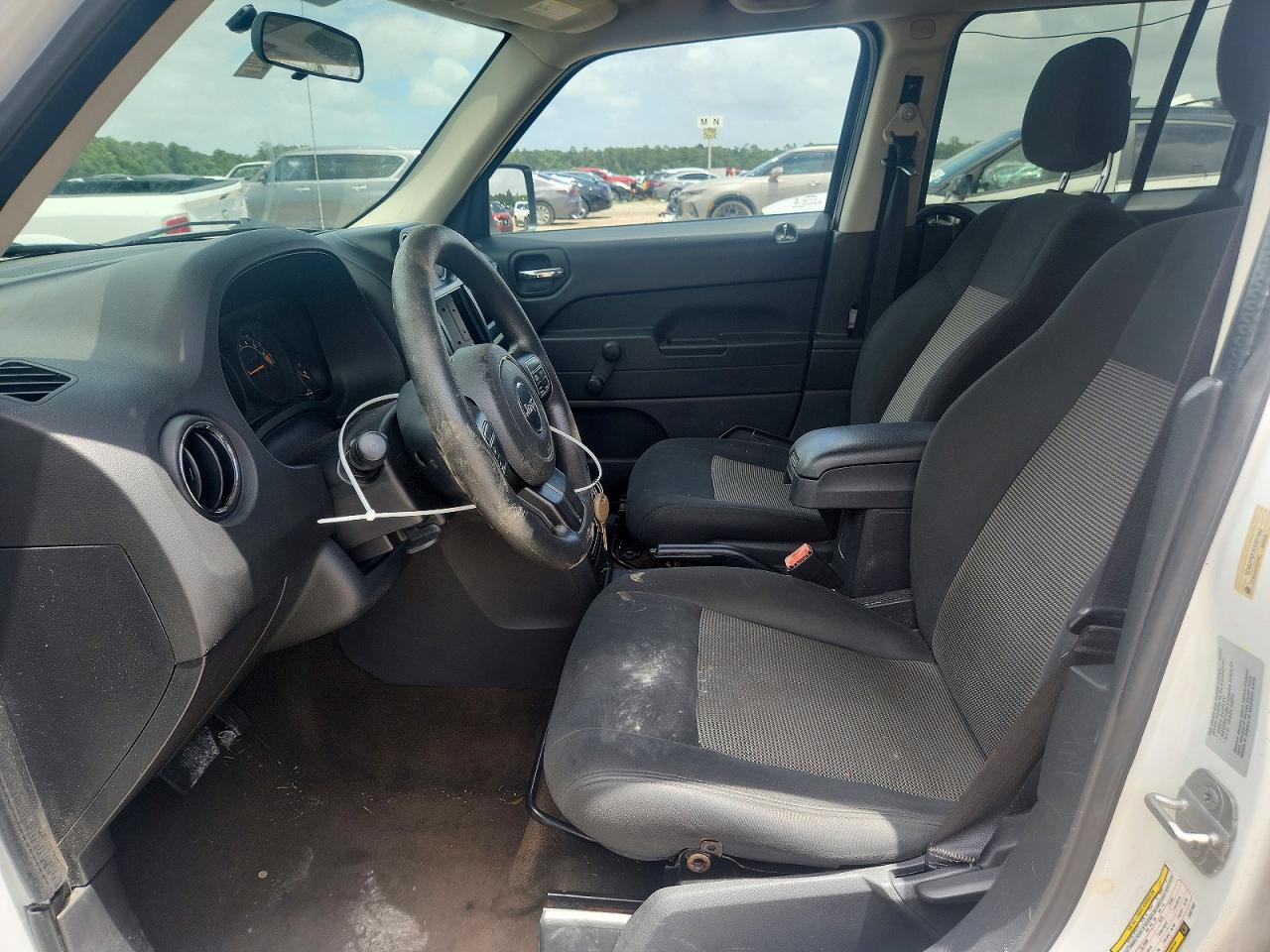 2014 Jeep Patriot Sport White vin: 1C4NJPBA1ED927462
