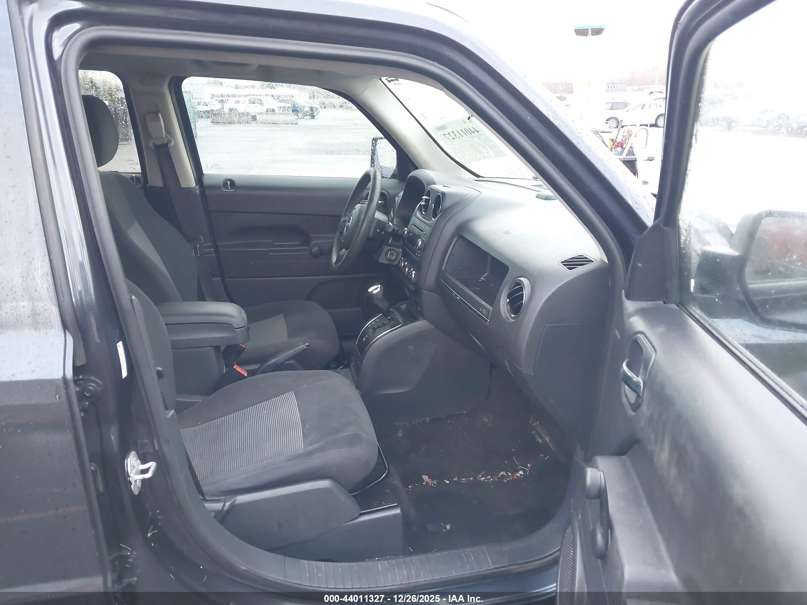2015 Jeep Patriot Altitude Edition Серый vin: 1C4NJPBA1FD157314