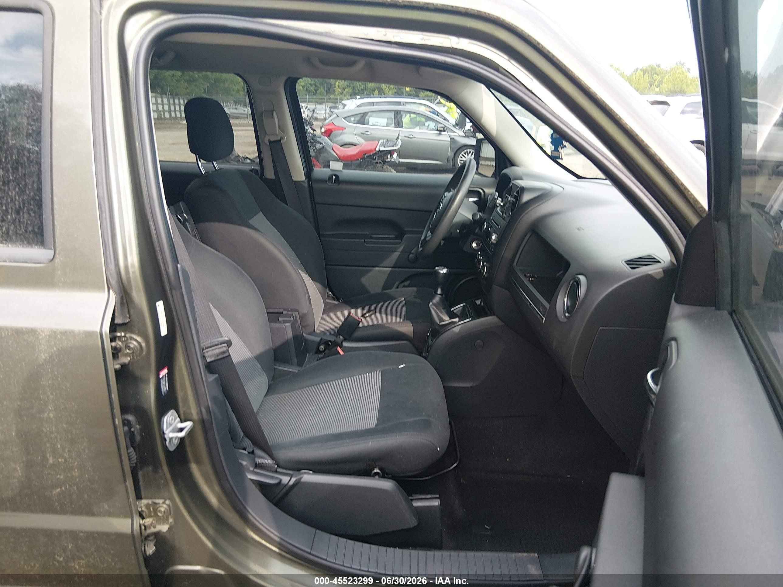 2015 Jeep Patriot Sport Зеленый vin: 1C4NJPBA1FD203546
