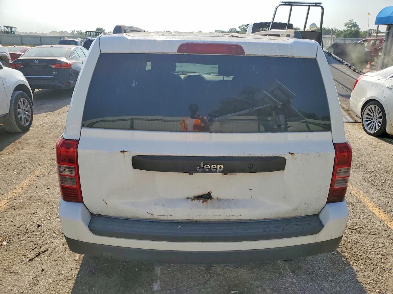 2014 Jeep Patriot Sport White vin: 1C4NJPBA2ED618454