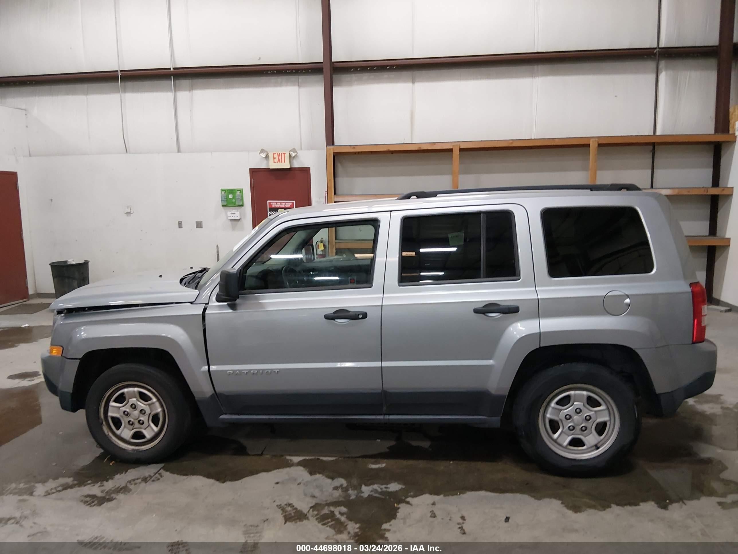 2014 Jeep Patriot Sport Gray vin: 1C4NJPBA2ED752526