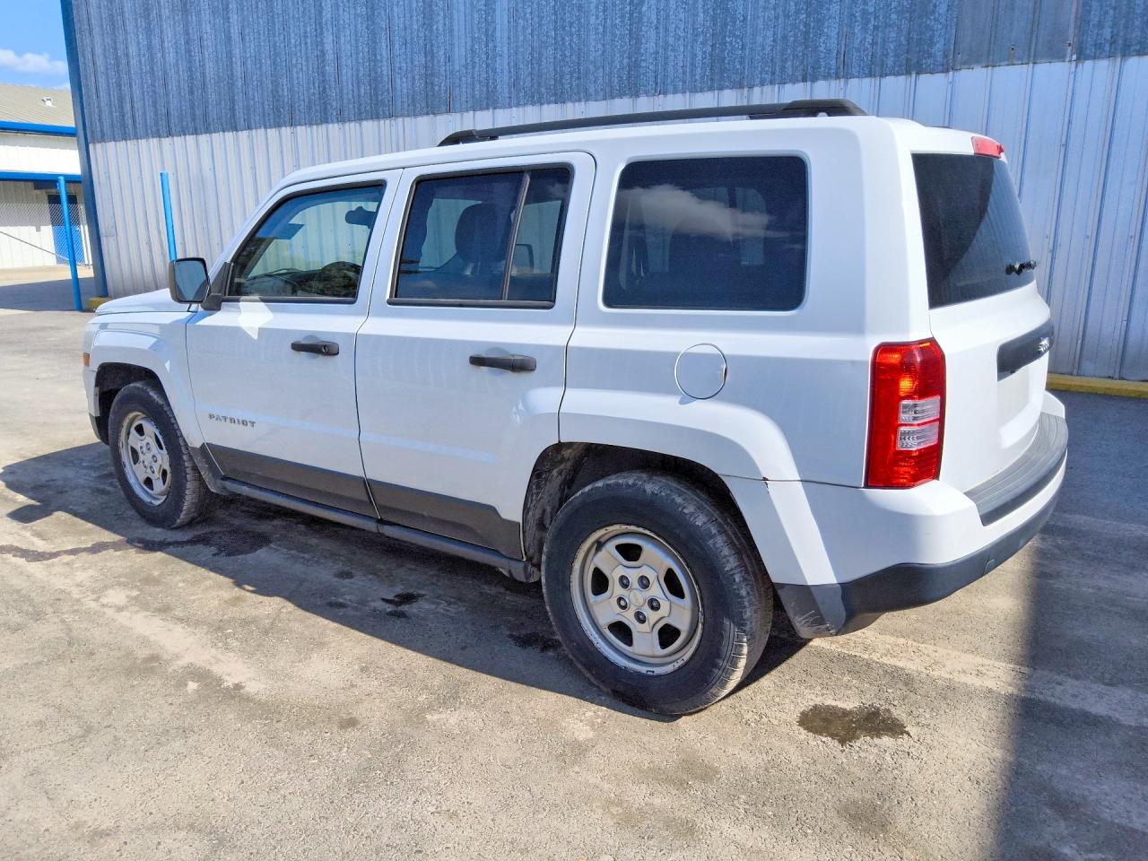 2014 Jeep Patriot Sport White vin: 1C4NJPBA2ED881382