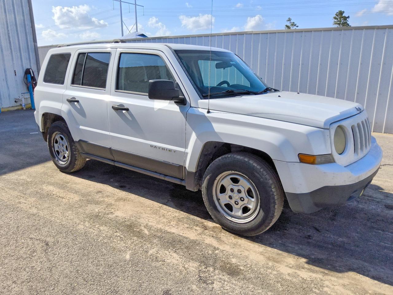 2014 Jeep Patriot Sport White vin: 1C4NJPBA2ED881382