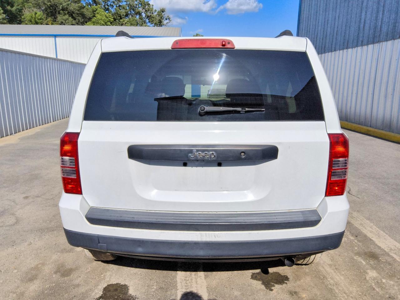 2014 Jeep Patriot Sport White vin: 1C4NJPBA2ED881382