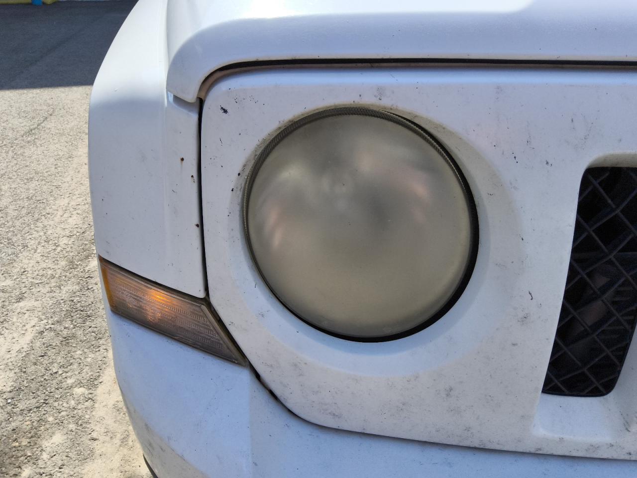 2014 Jeep Patriot Sport White vin: 1C4NJPBA2ED881382 Damage: Grille, Chipped, 10 Or More