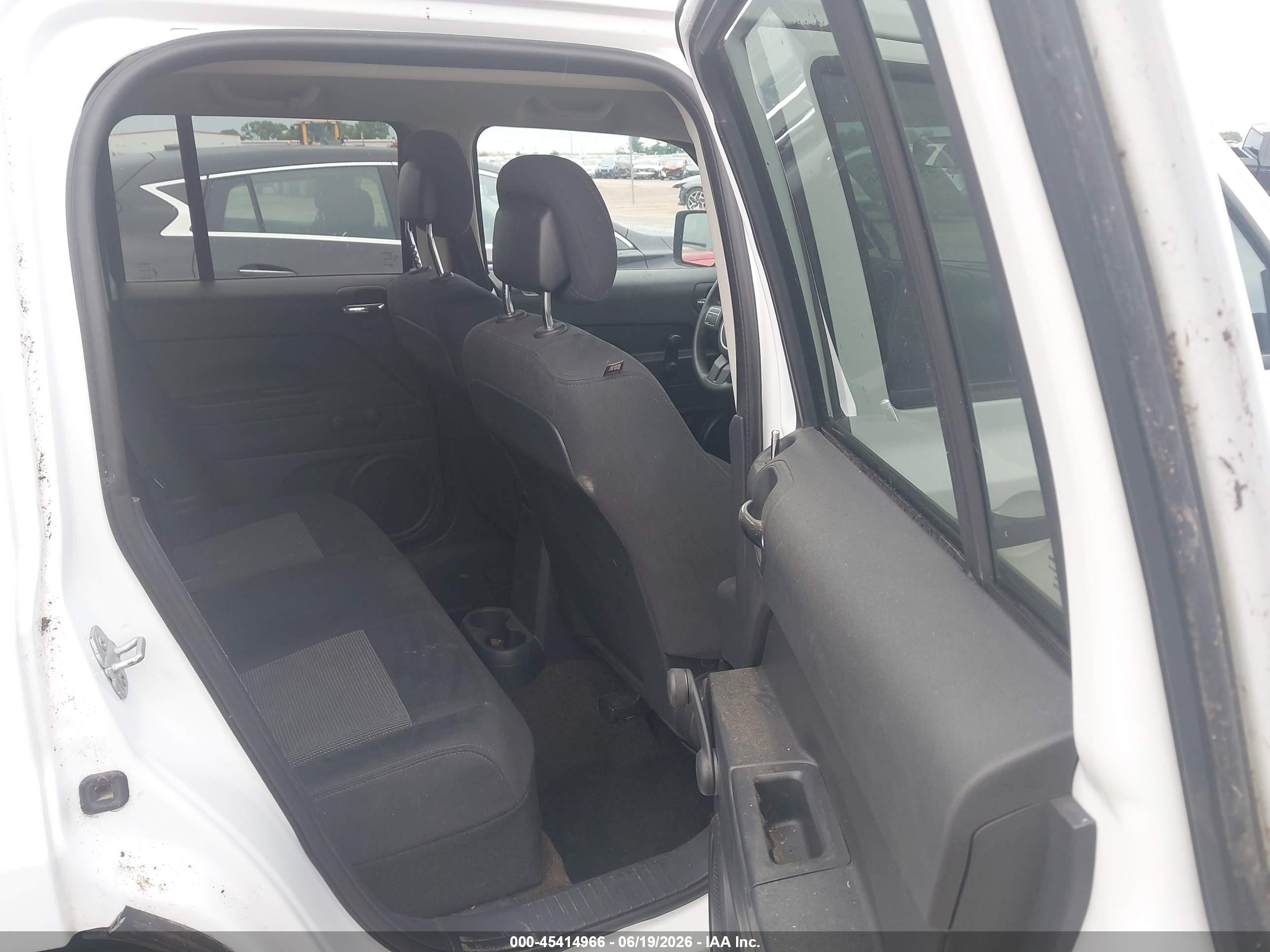 2014 Jeep Patriot Sport White vin: 1C4NJPBA2ED925381
