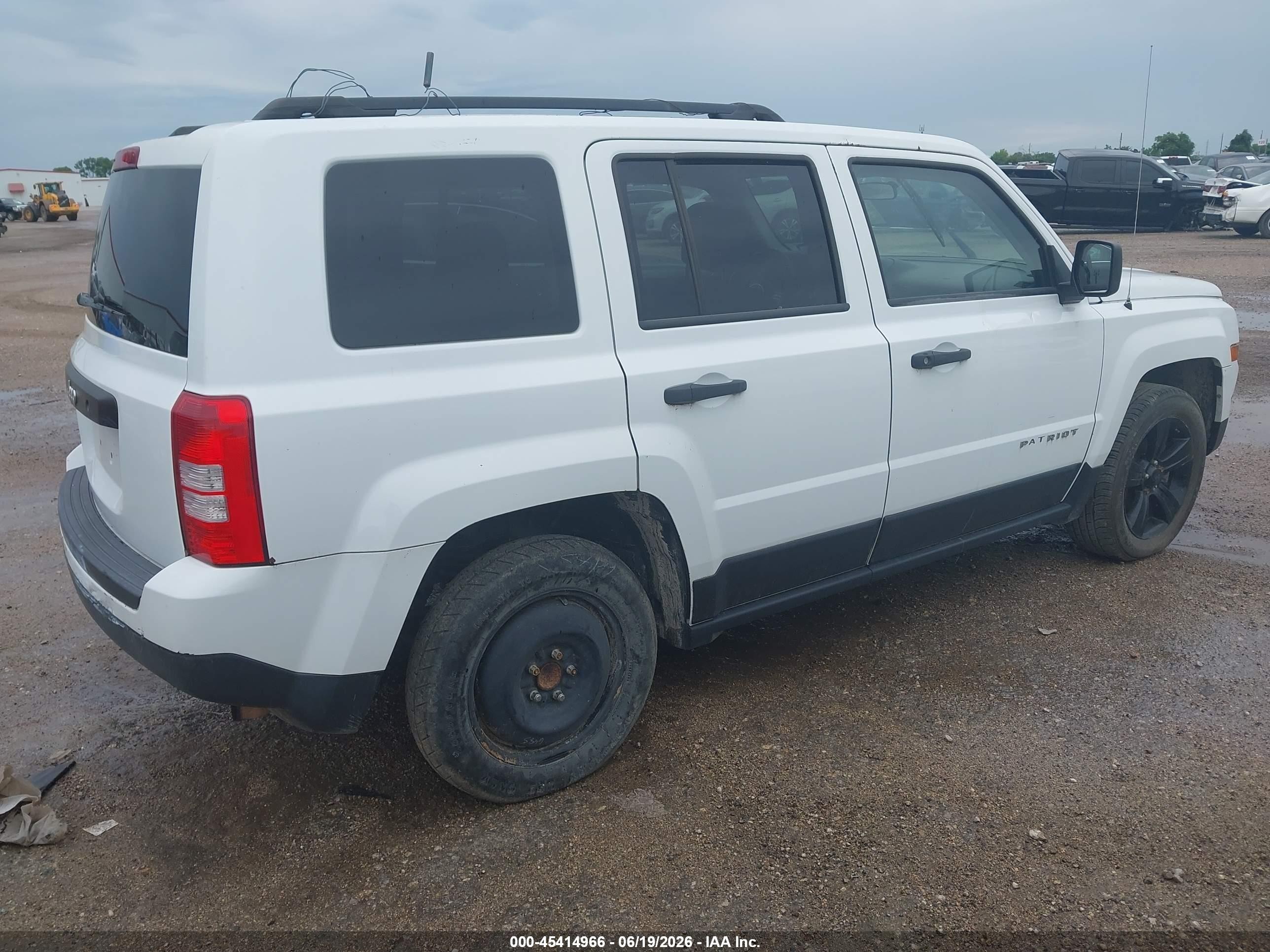 2014 Jeep Patriot Sport White vin: 1C4NJPBA2ED925381