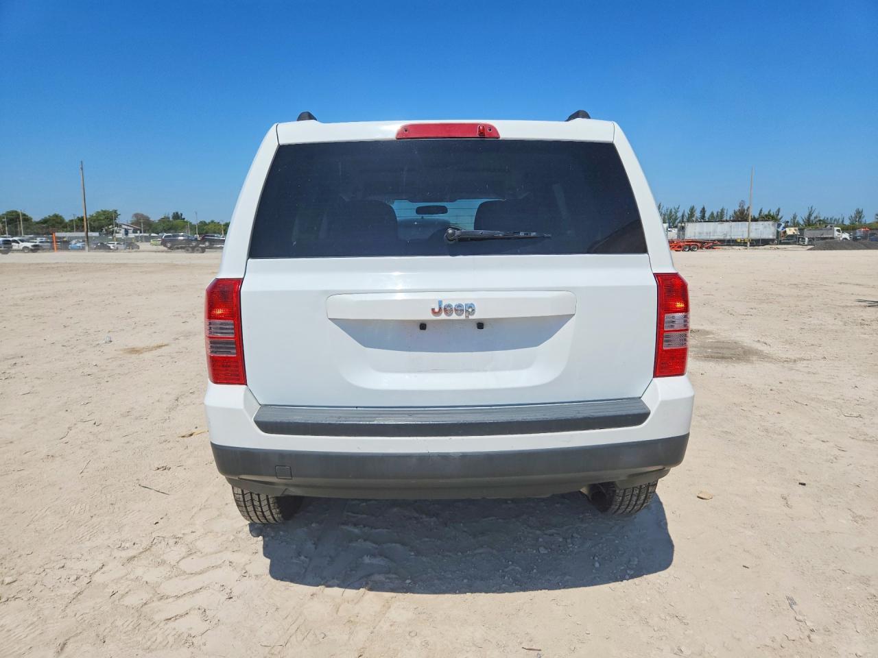 2015 Jeep Patriot Sport Белый vin: 1C4NJPBA2FD281415
