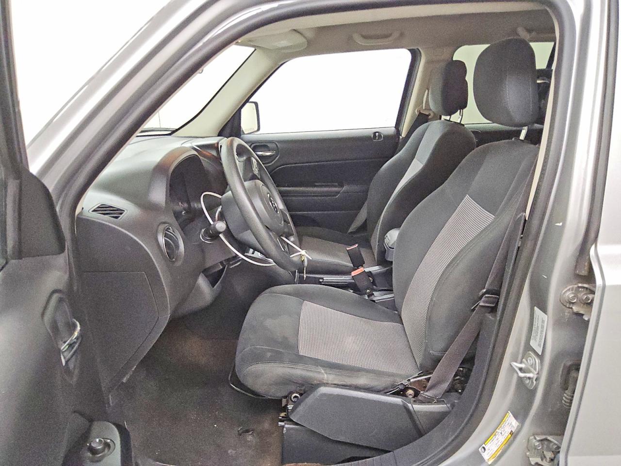 2015 Jeep Patriot Sport Silver vin: 1C4NJPBA2FD325560