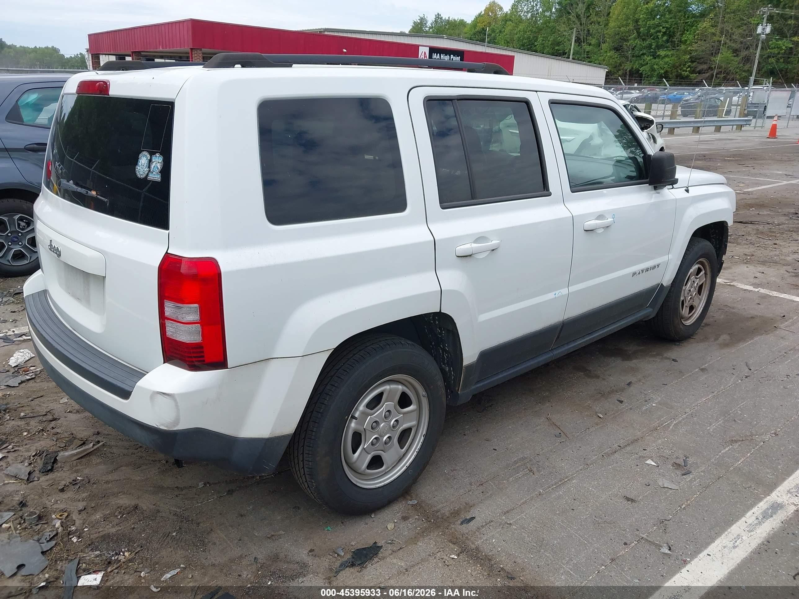 2015 Jeep Patriot Sport White vin: 1C4NJPBA2FD325574
