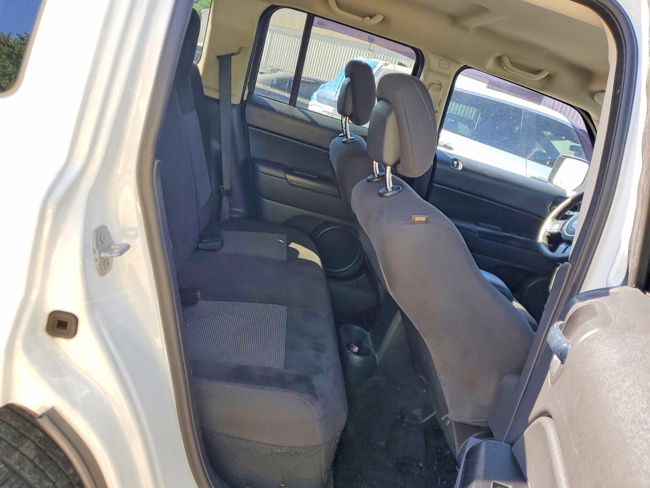 2015 Jeep Patriot Sport White vin: 1C4NJPBA2FD389842