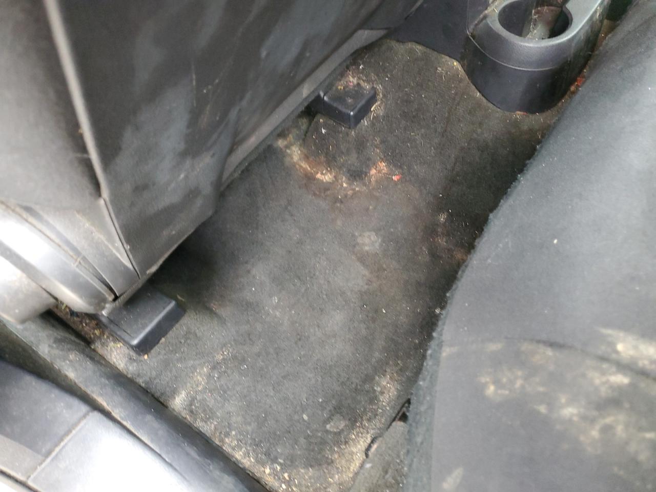 2017 Jeep Patriot Sport White vin: 1C4NJPBA3HD116279 Damage: Left Rear Carpet, Stained, Permanent