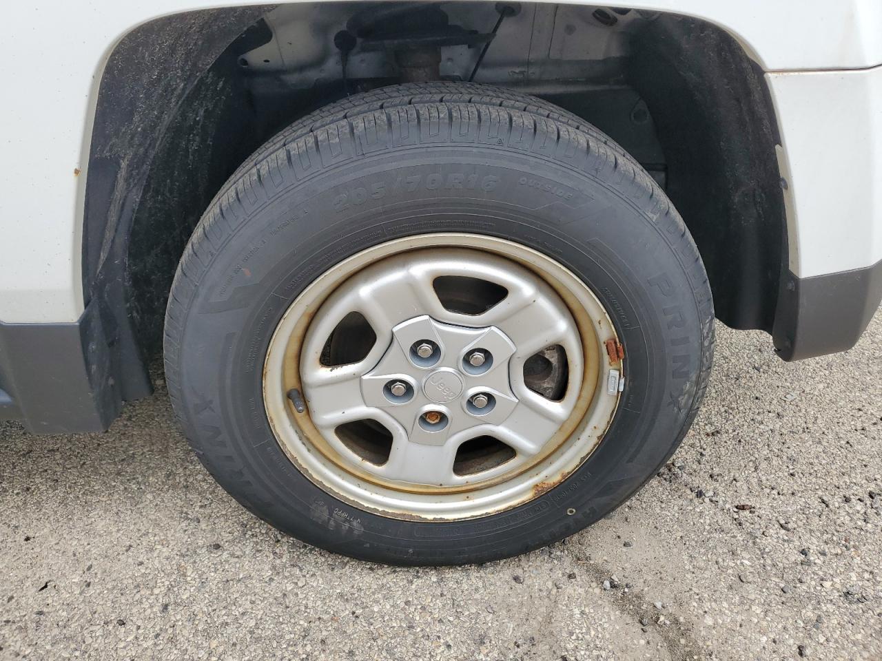 2017 Jeep Patriot Sport White vin: 1C4NJPBA3HD116279 Damage: Right Front Wheel, Curb Rash, > 12 Inches