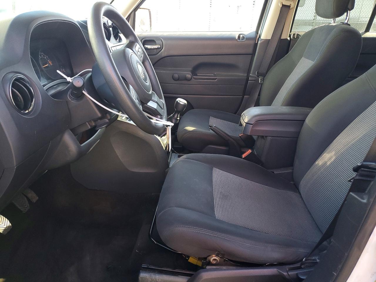 2015 Jeep Patriot Sport White vin: 1C4NJPBA4FD281206