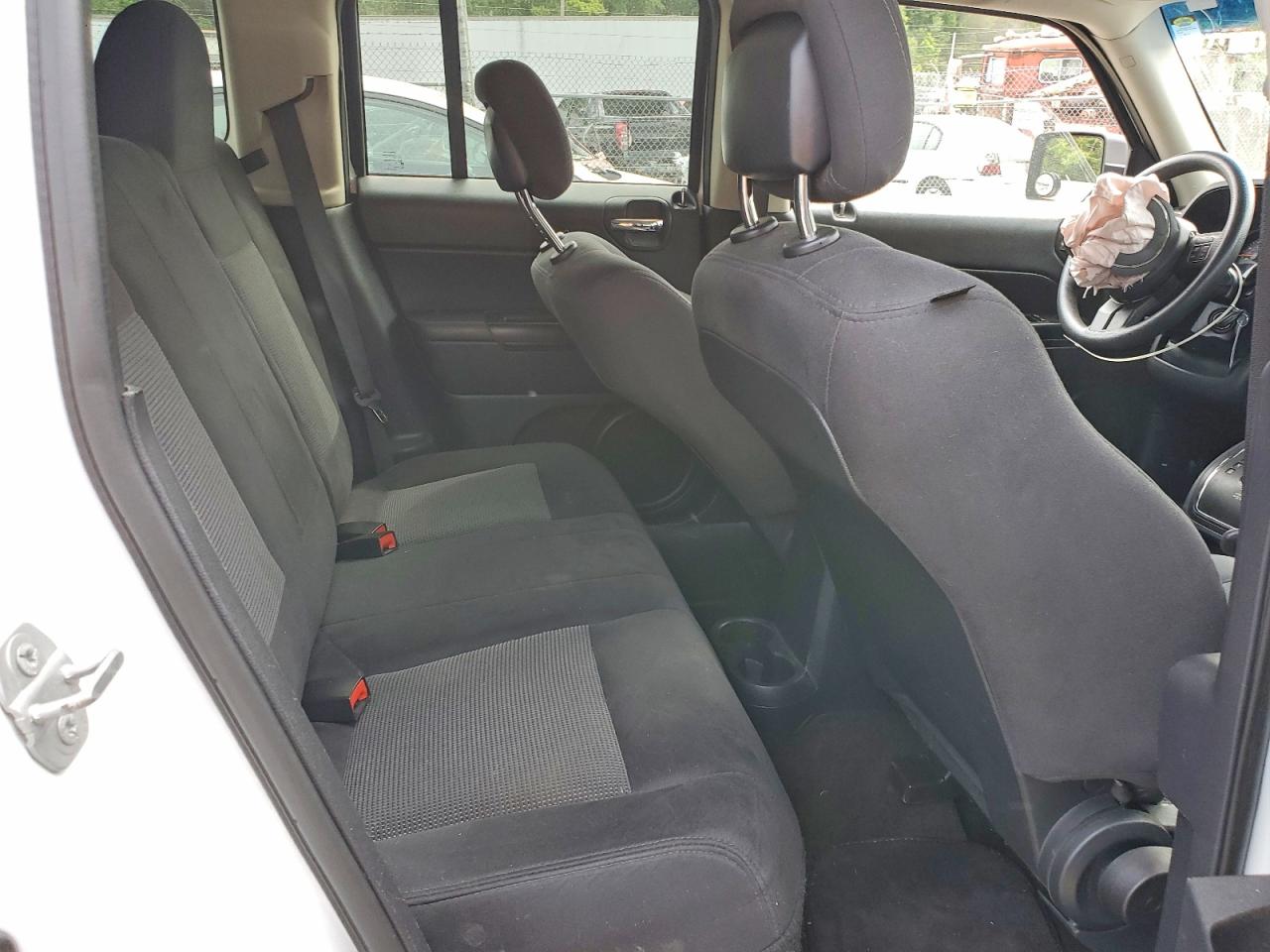 2015 Jeep Patriot Sport White vin: 1C4NJPBA4FD318786