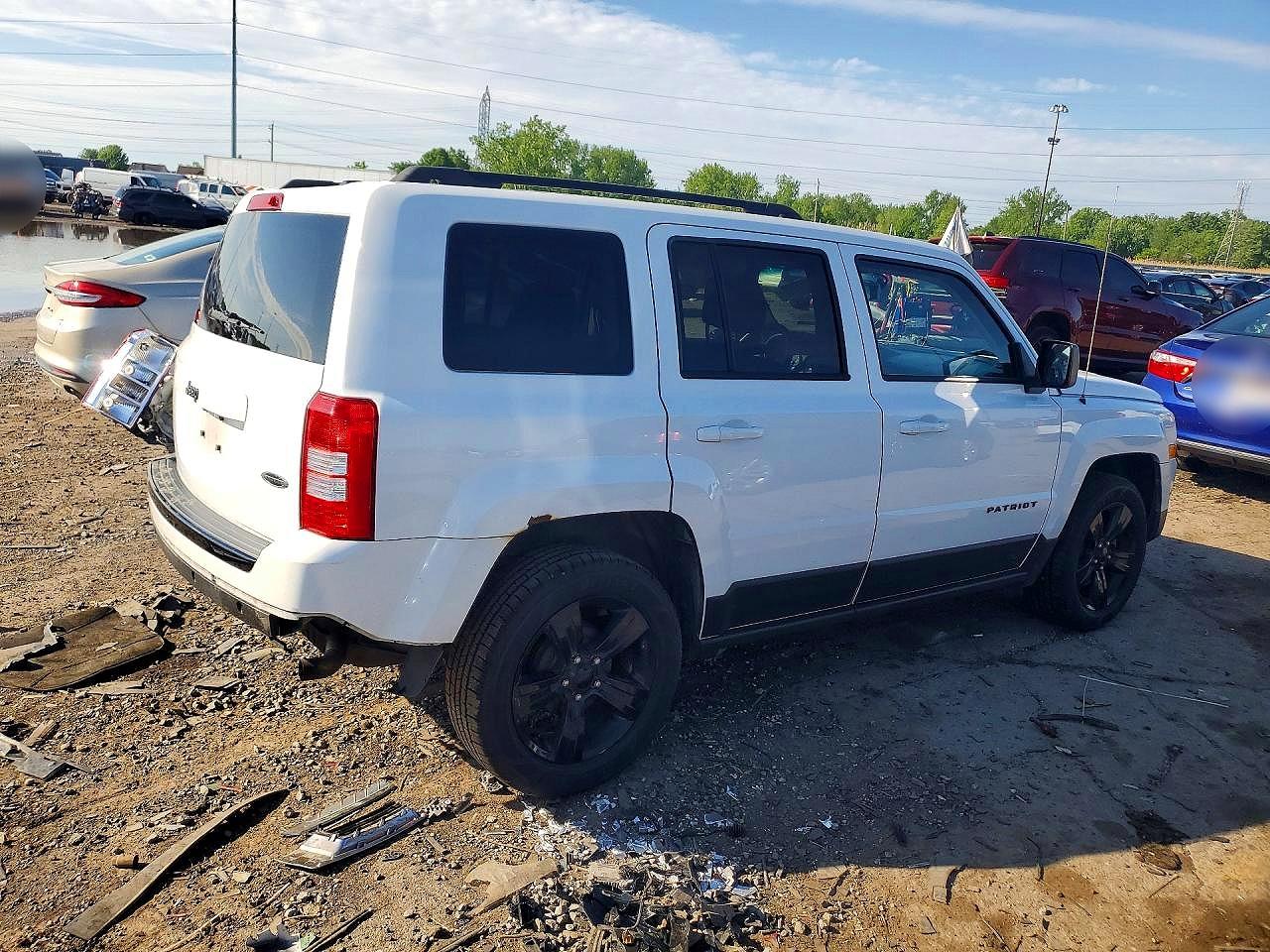 2015 Jeep Patriot White vin: 1C4NJPBA4FD388840