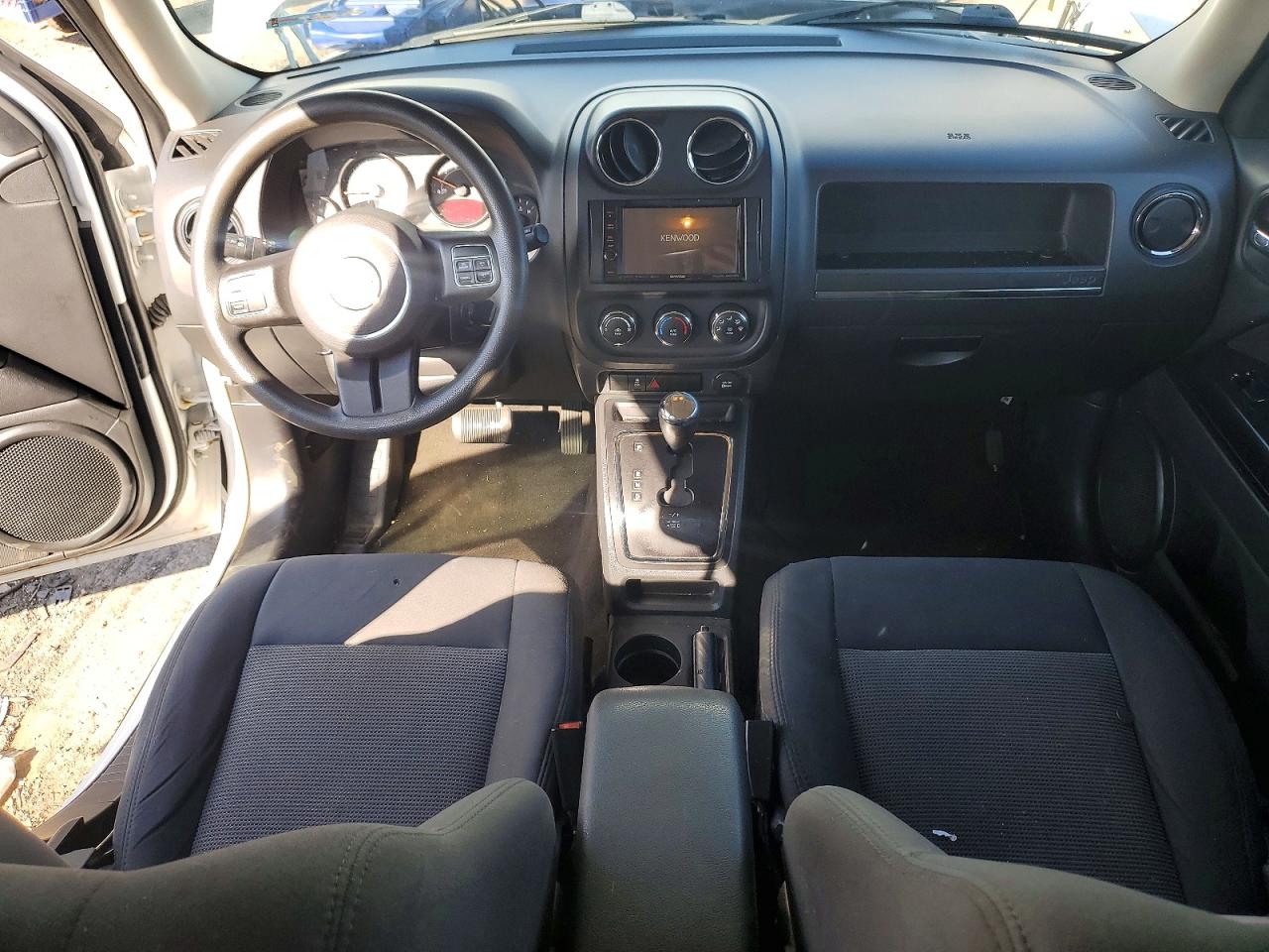2015 Jeep Patriot White vin: 1C4NJPBA4FD388840