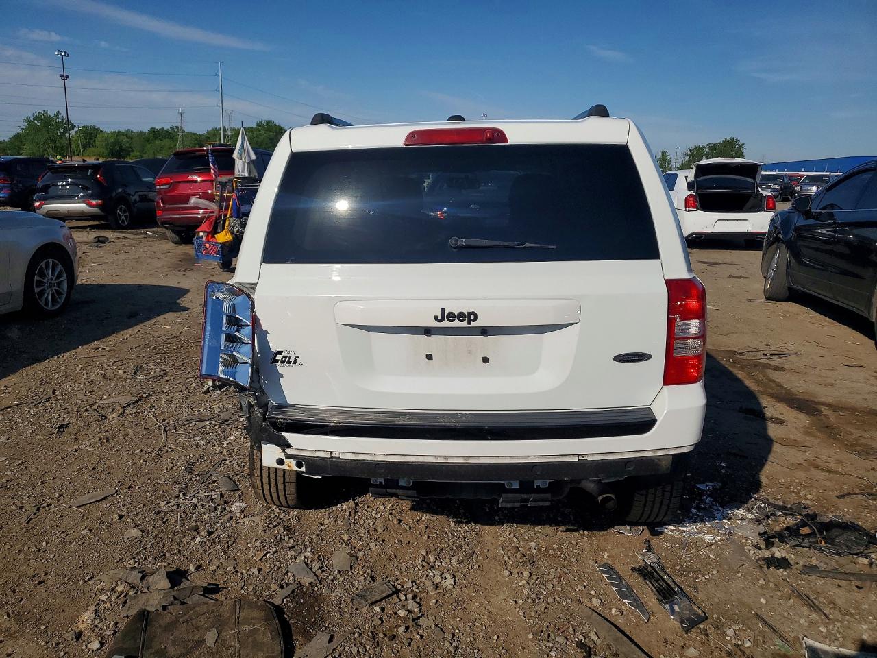 2015 Jeep Patriot White vin: 1C4NJPBA4FD388840