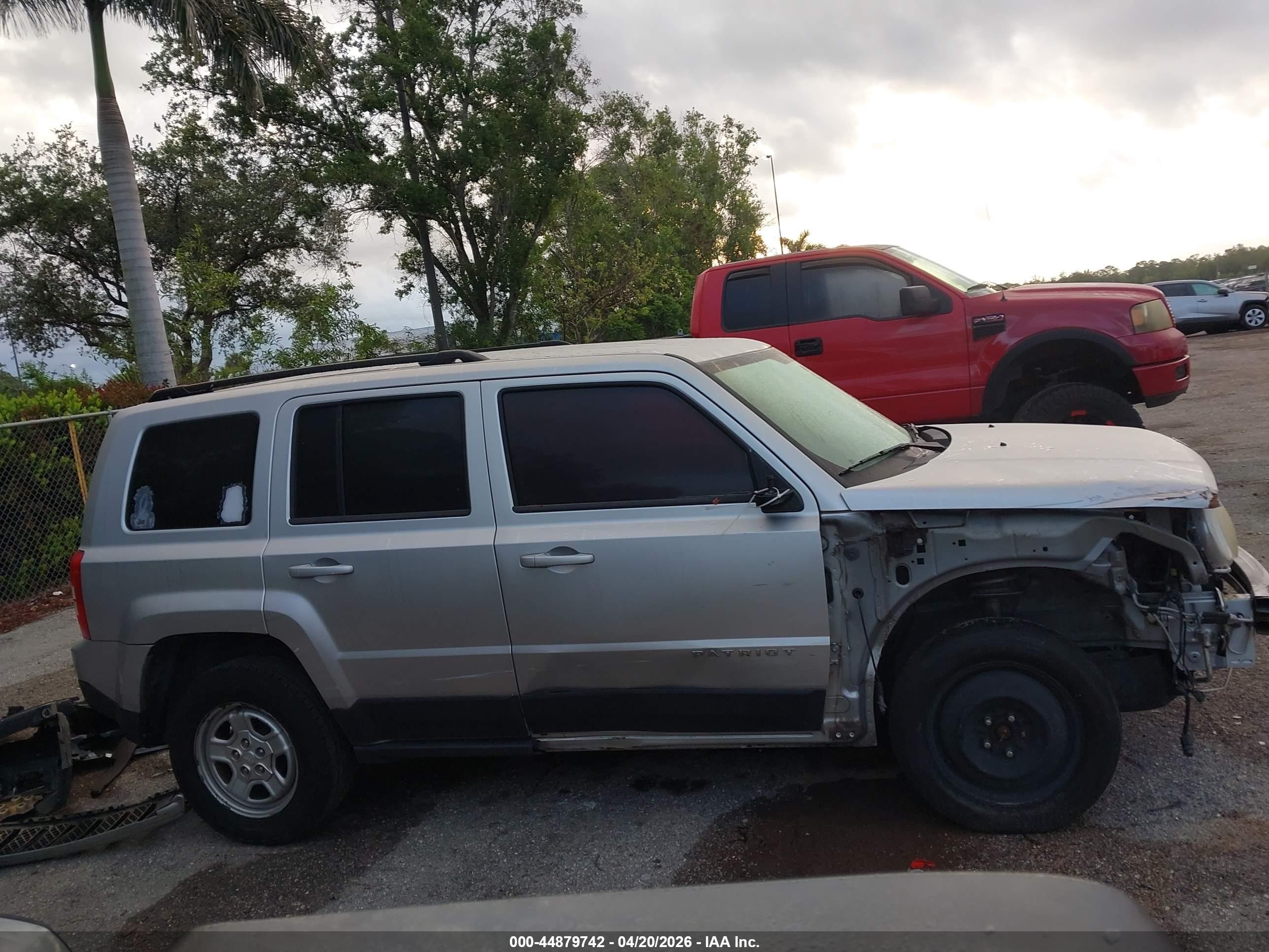 2014 Jeep Patriot Sport Серебряный vin: 1C4NJPBA5ED509647