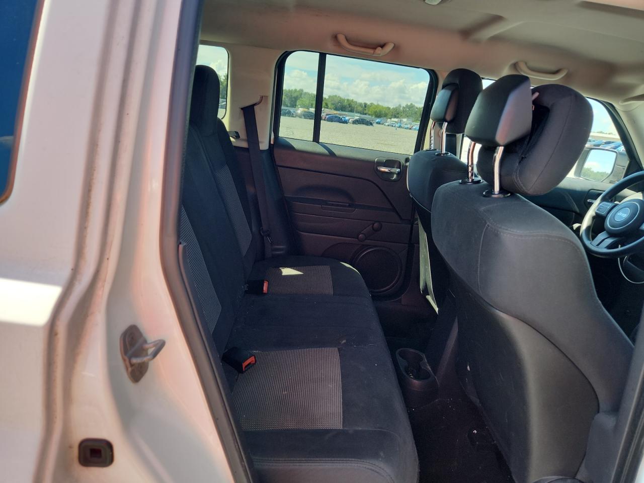 2012 Jeep Patriot Sport White vin: 1C4NJPBA7CD595072