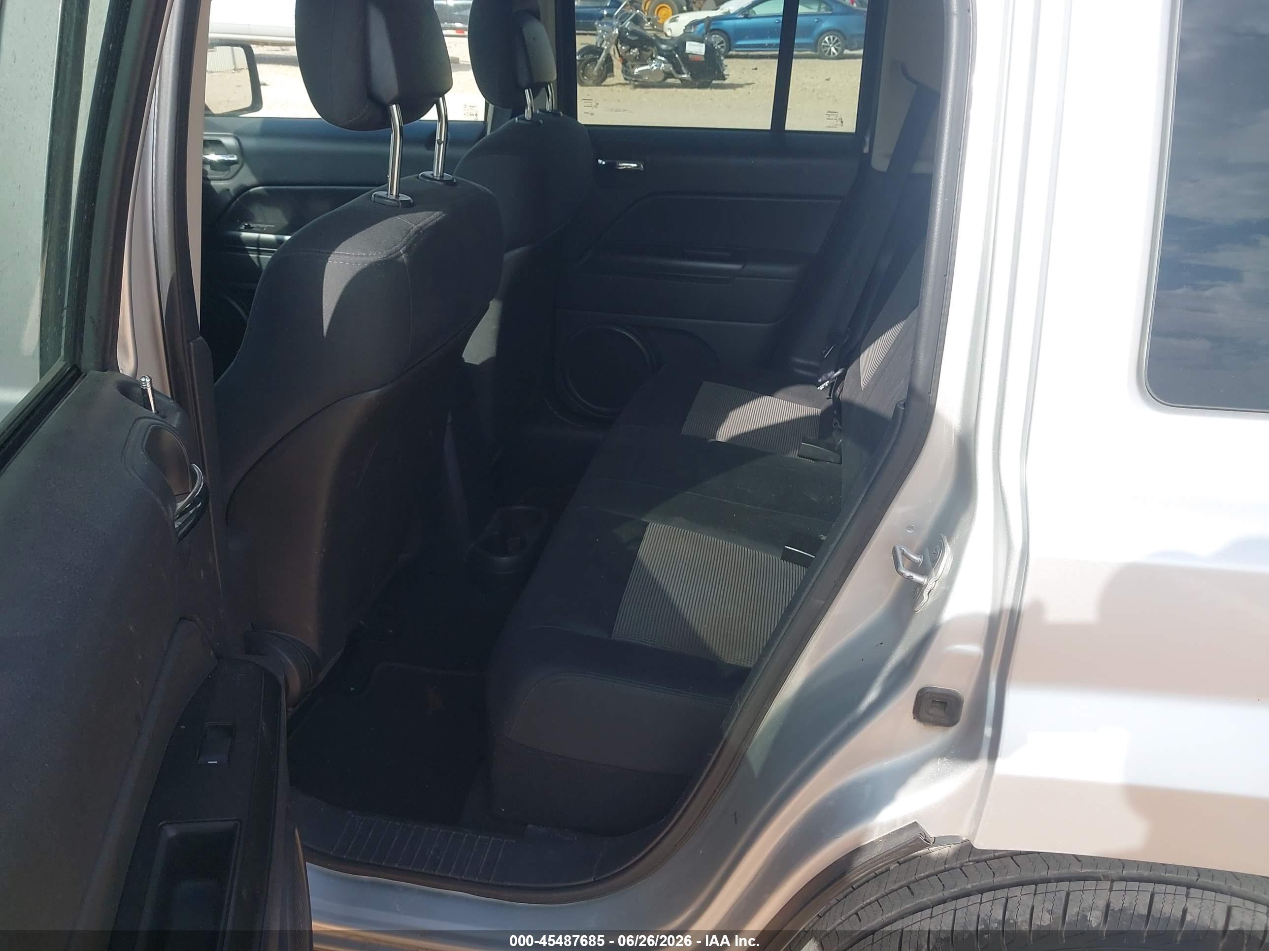 2012 Jeep Patriot Sport Silver vin: 1C4NJPBA7CD611352