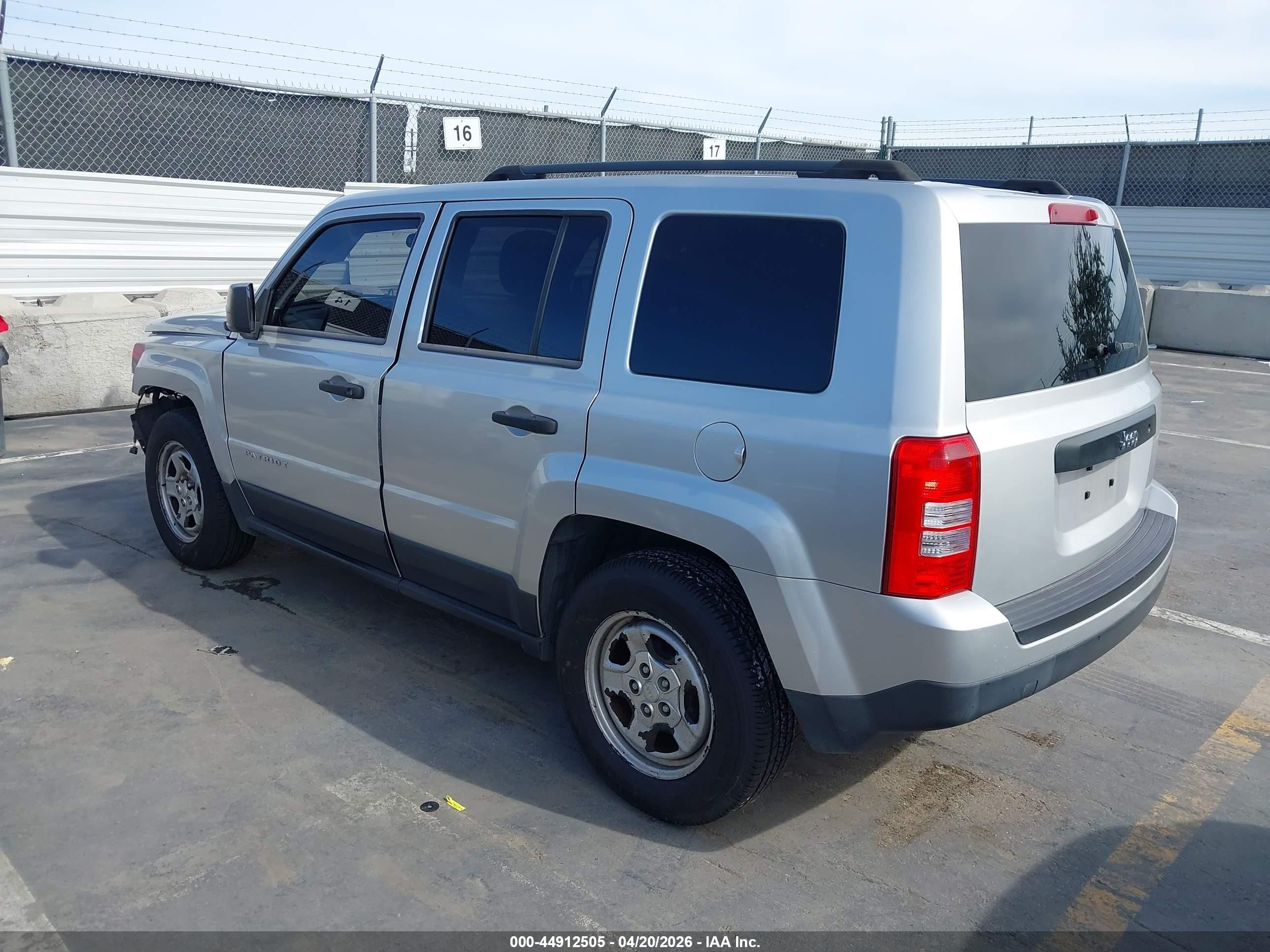 2013 Jeep Patriot Sport Silver vin: 1C4NJPBA7DD187639