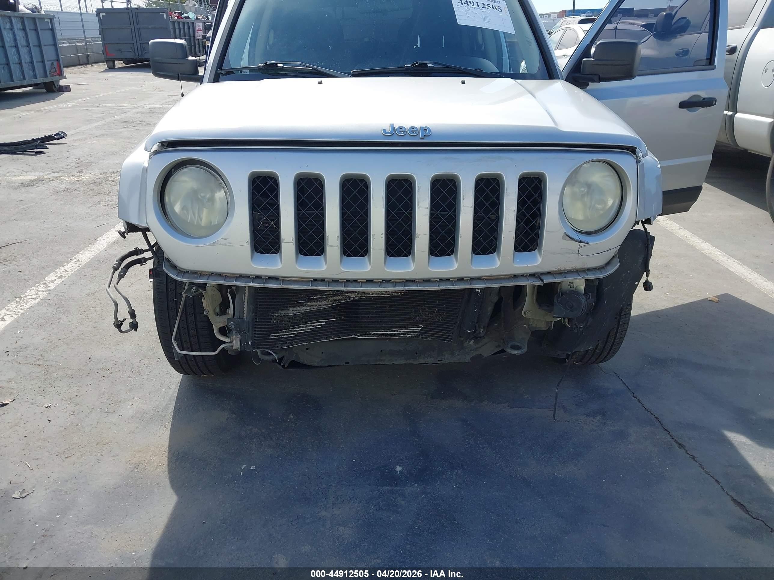 2013 Jeep Patriot Sport Silver vin: 1C4NJPBA7DD187639