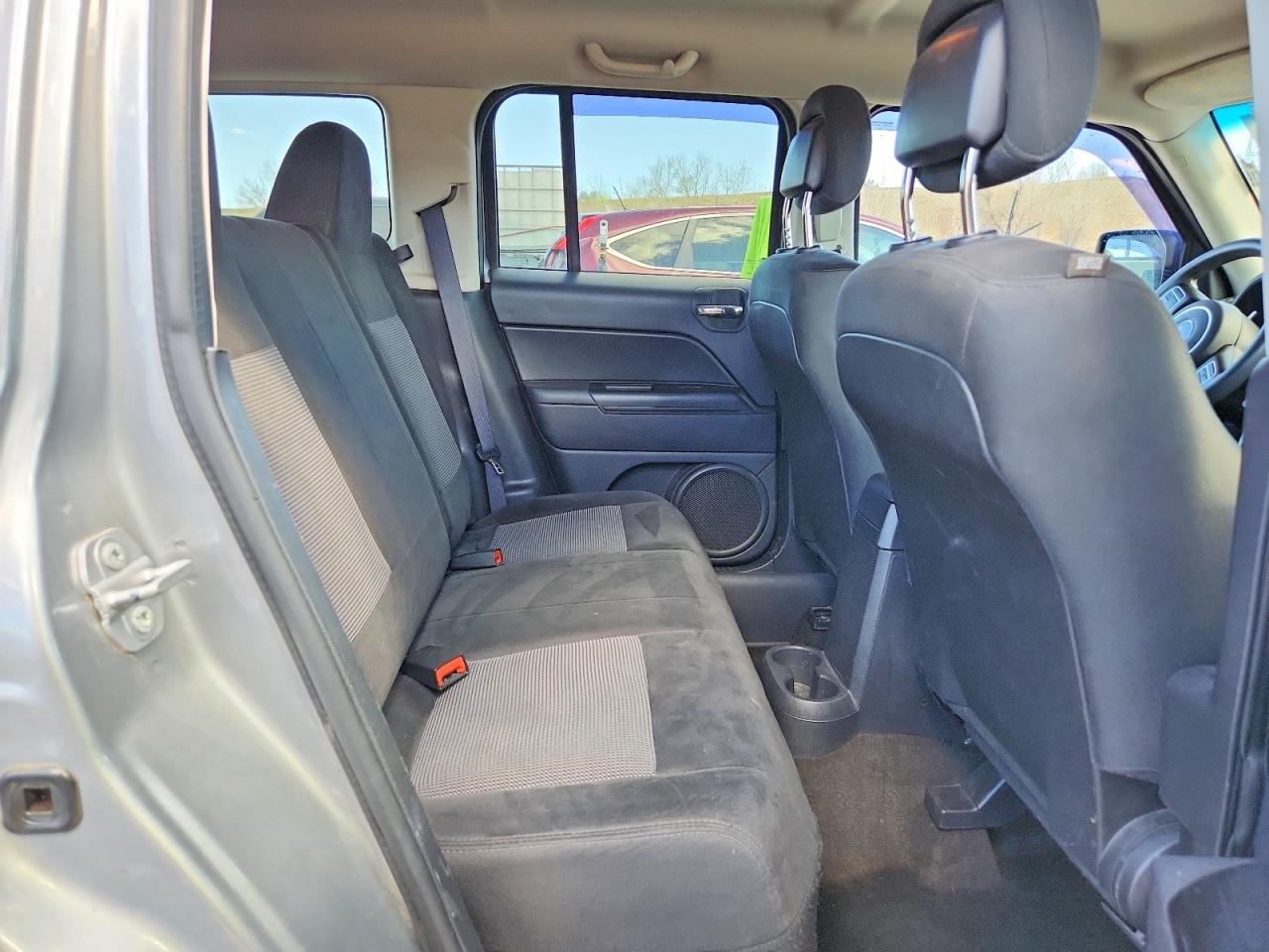2015 Jeep Patriot Sport Серебряный vin: 1C4NJPBA8FD296565