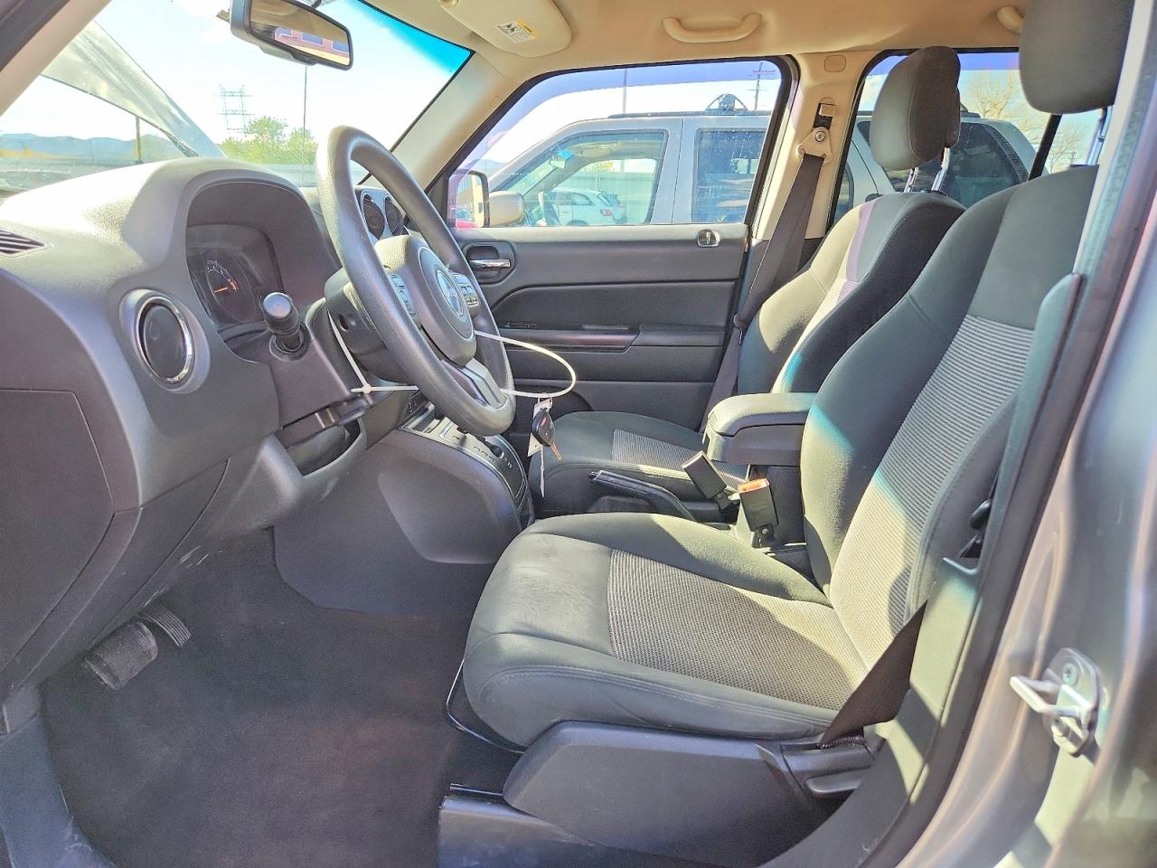 2015 Jeep Patriot Sport Серебряный vin: 1C4NJPBA8FD296565