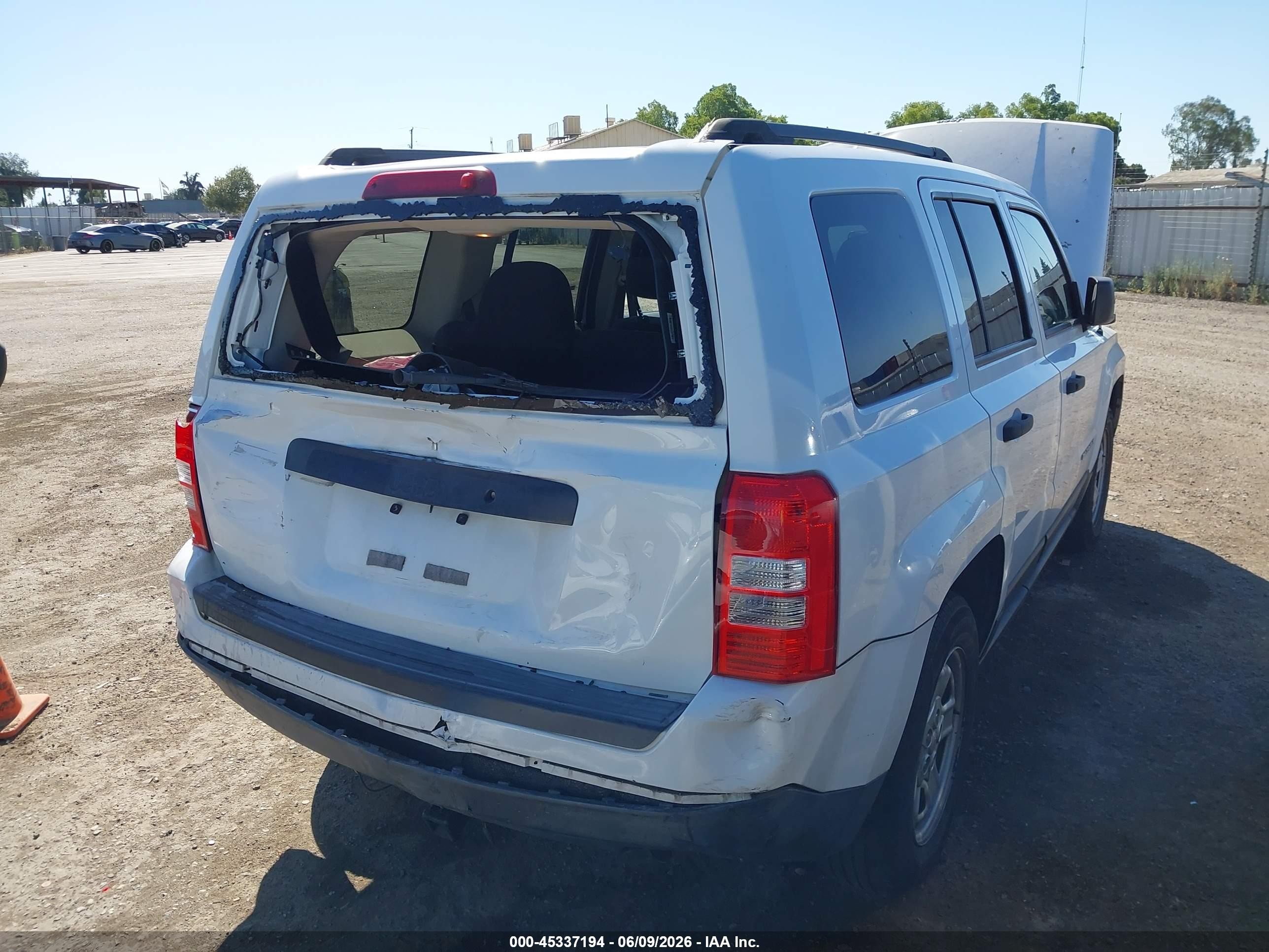 2015 Jeep Patriot Sport White vin: 1C4NJPBA8FD413867