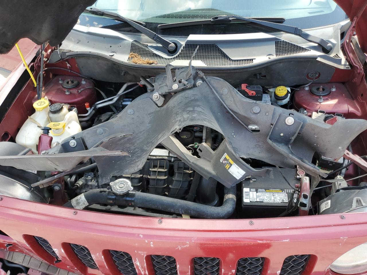 2015 Jeep Patriot Sport Red vin: 1C4NJPBA9FD400481