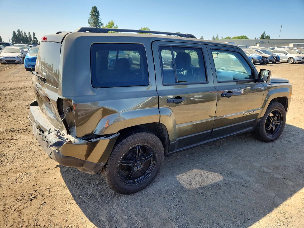 2015 Jeep Patriot Green vin: 1C4NJPBA9FD414025