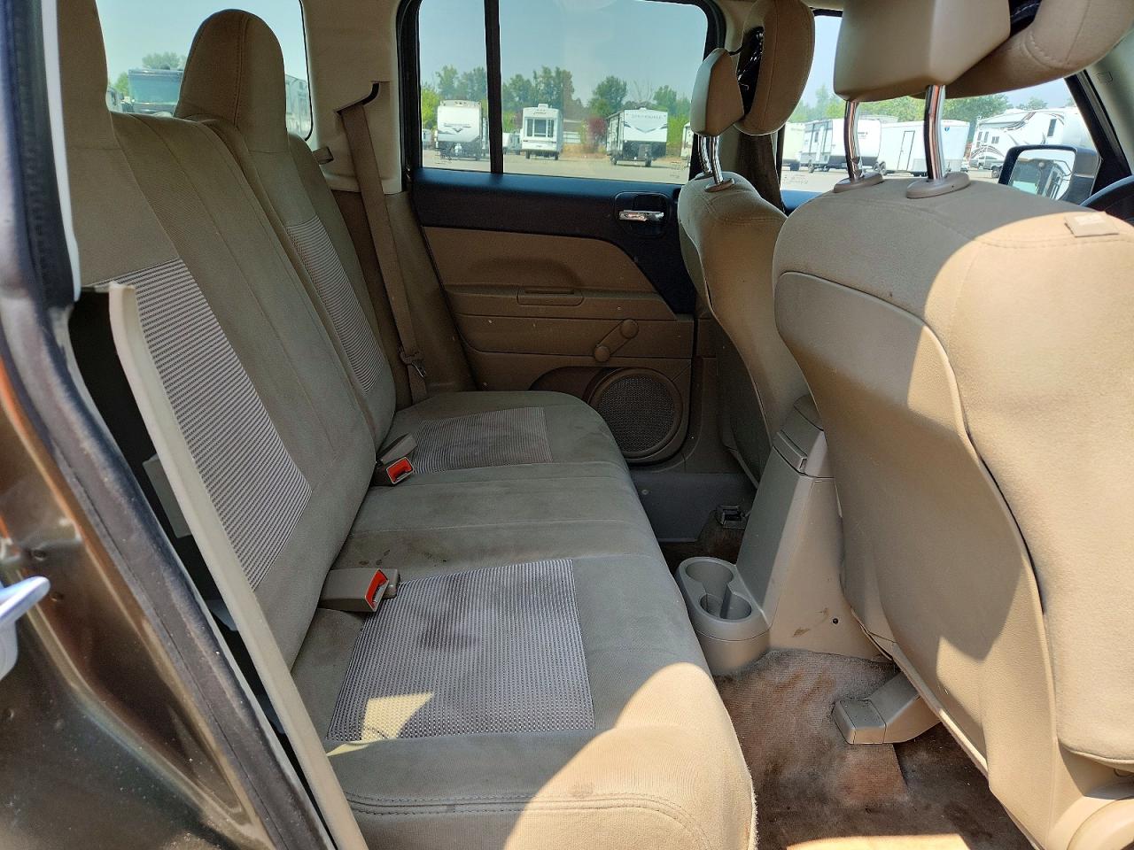 2015 Jeep Patriot Green vin: 1C4NJPBA9FD414025