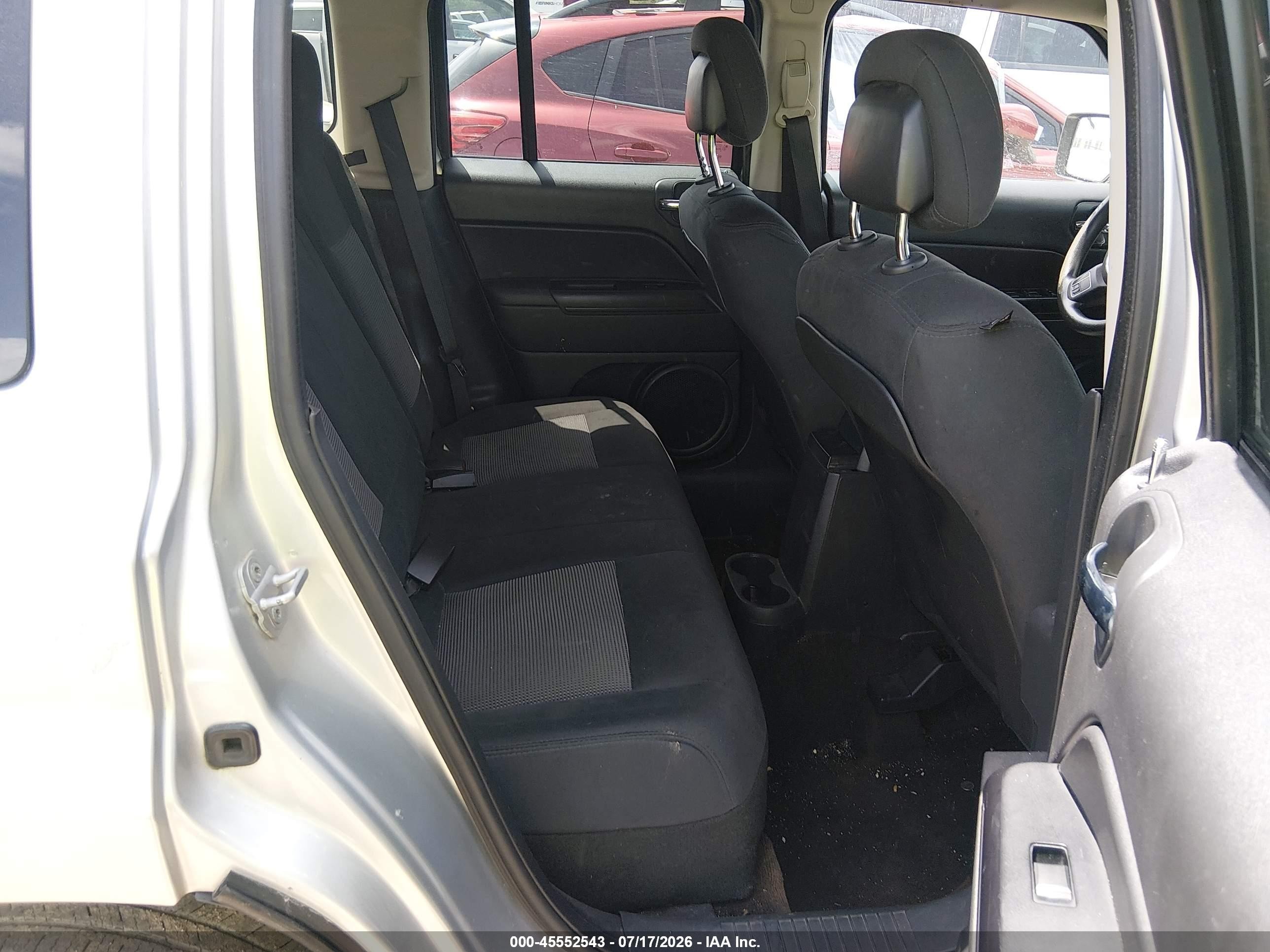 2014 Jeep Patriot Sport Silver vin: 1C4NJPBAXED601207